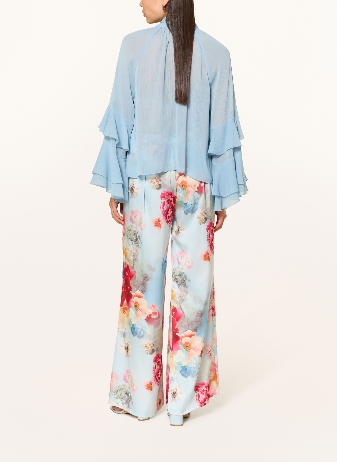 V by Vera Mont Halenka s volány: TMAVĚ MODRÁ