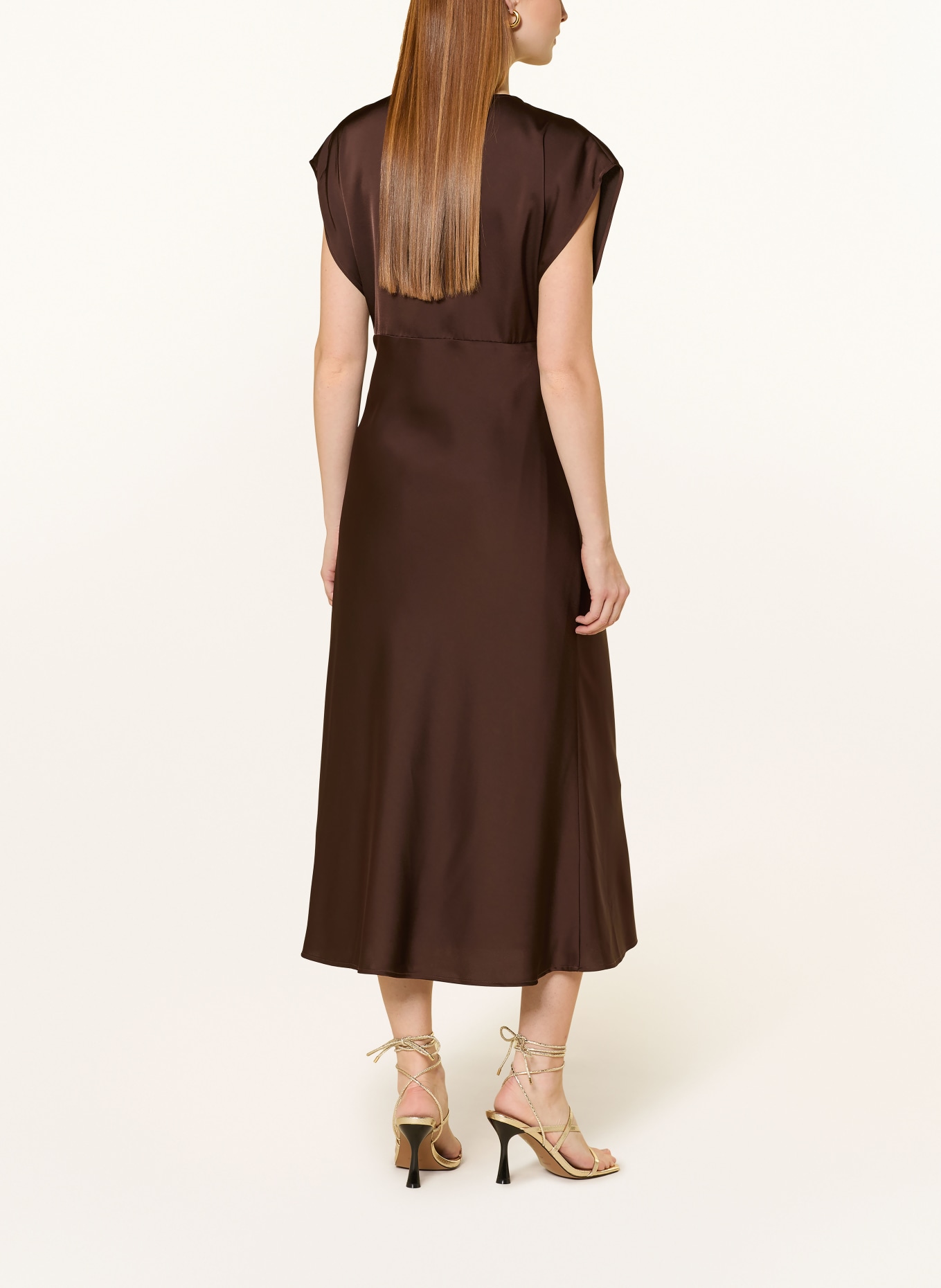 V by Vera Mont saténové šaty: TMAVĚ HNĚDÁ