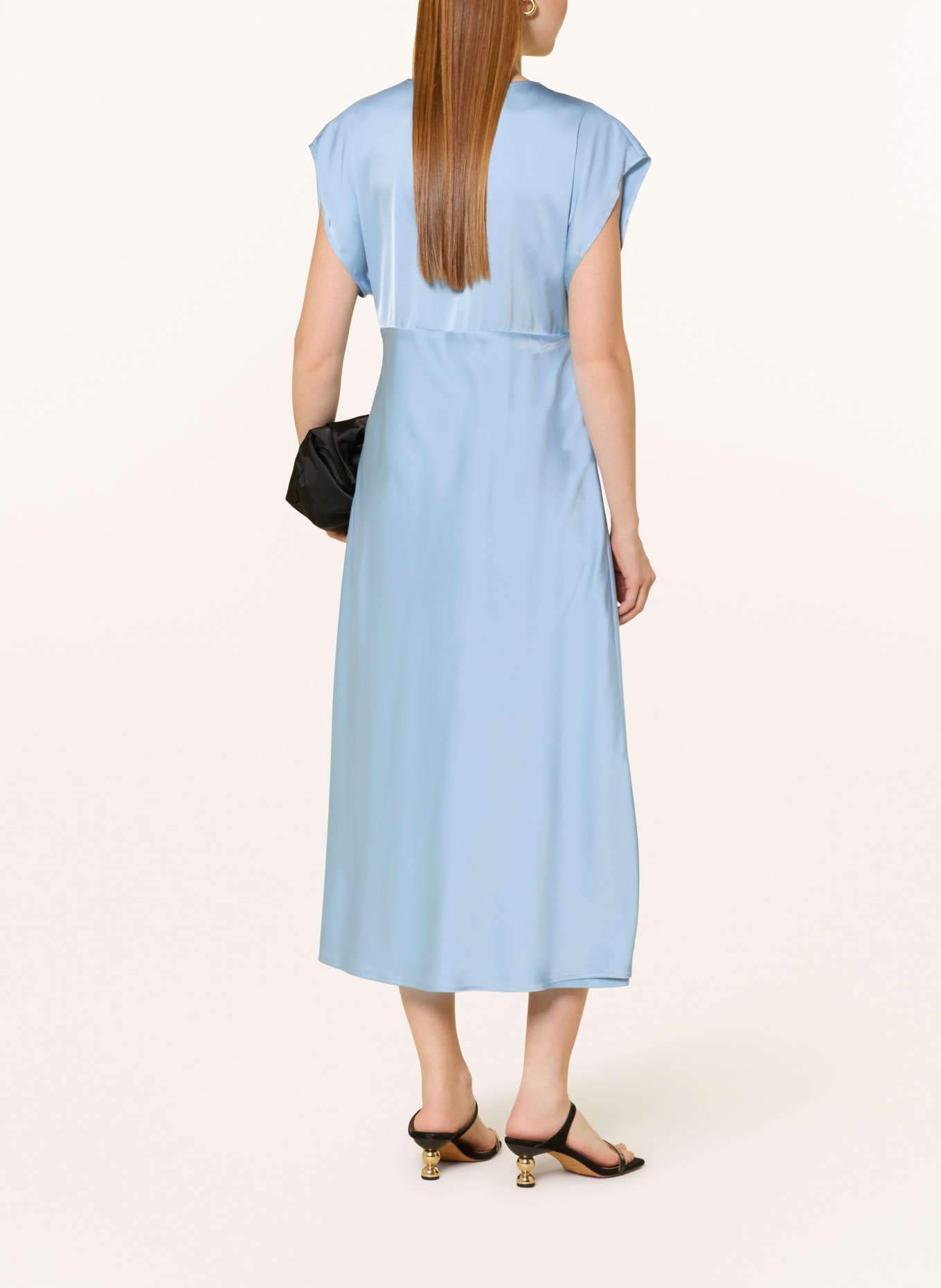 V by Vera Mont saténové šaty: TMAVĚ MODRÁ