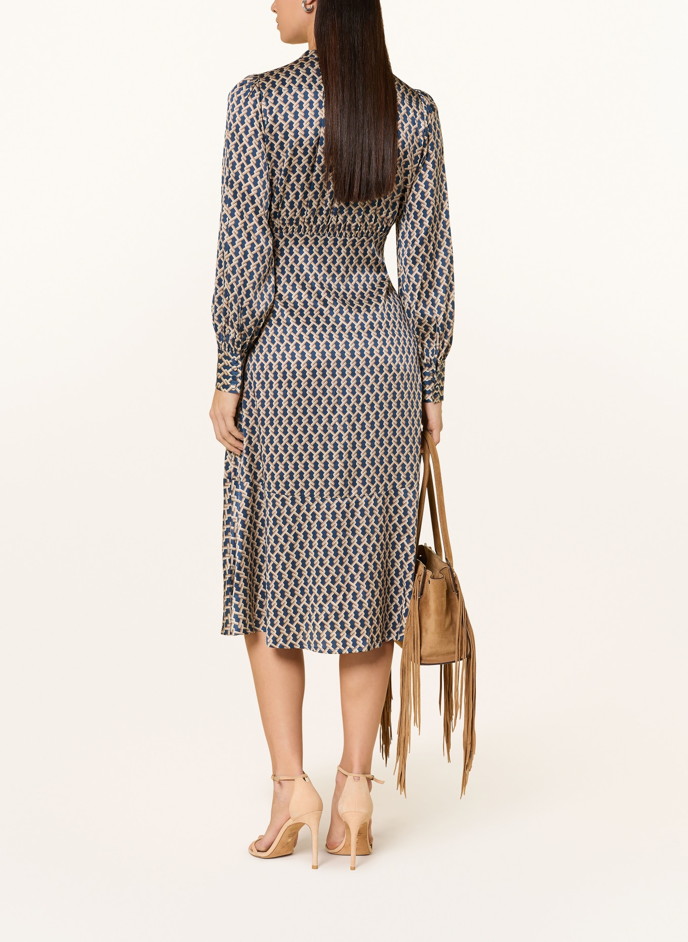 dea kudibal Hedvábné šaty RUMERDEA: TMAVĚ MODRÁ / BÉŽOVÁ