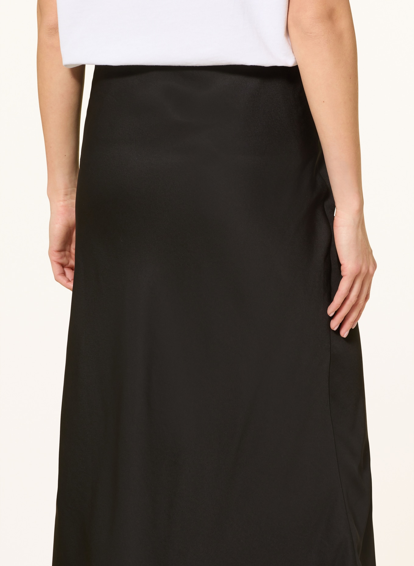 ARMEDANGELS Saténová sukně LENOVAA: ČERNÁ