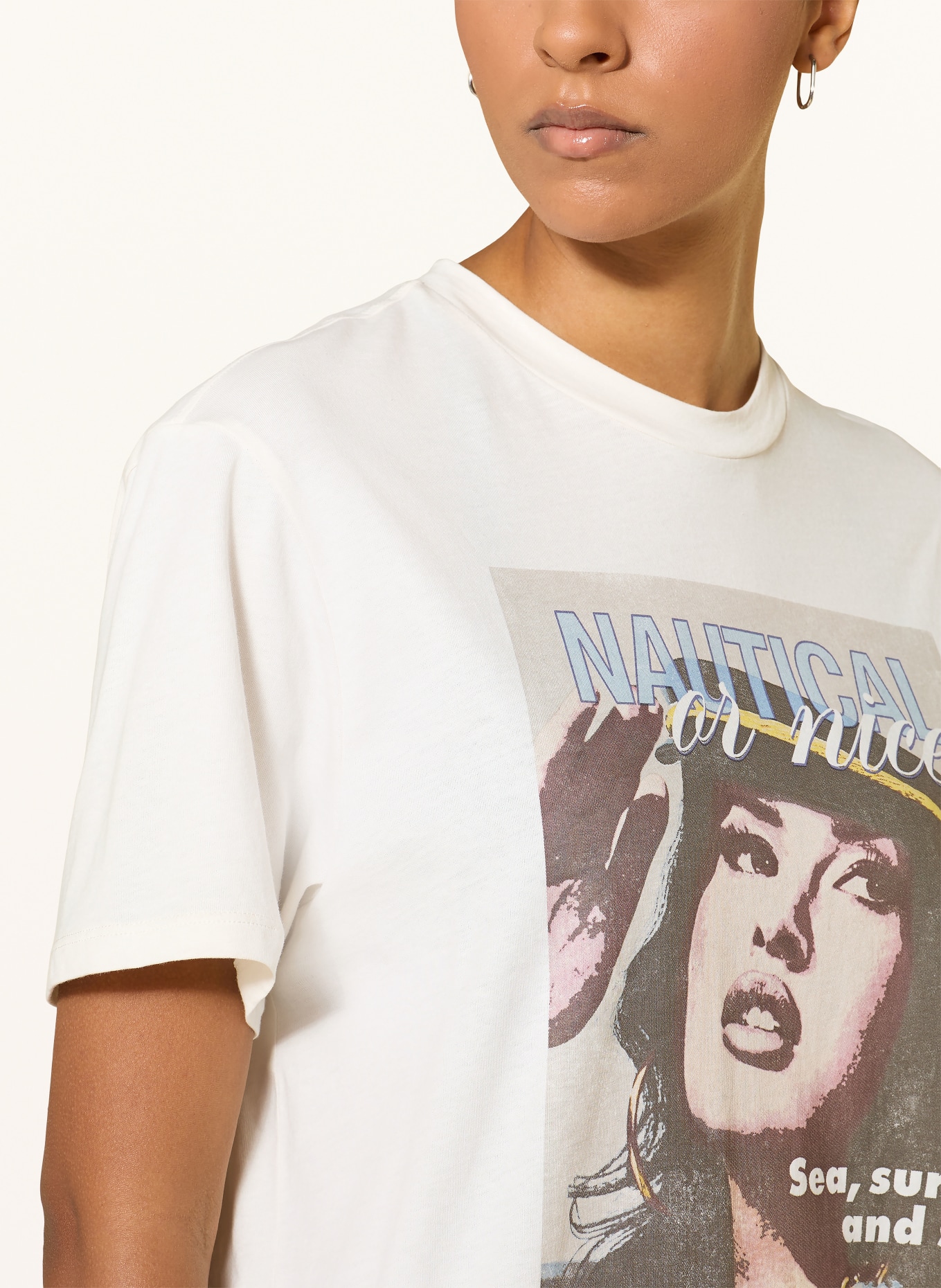 GUESS T-Shirt: ECRU / BRAUN / BLAUGRAU