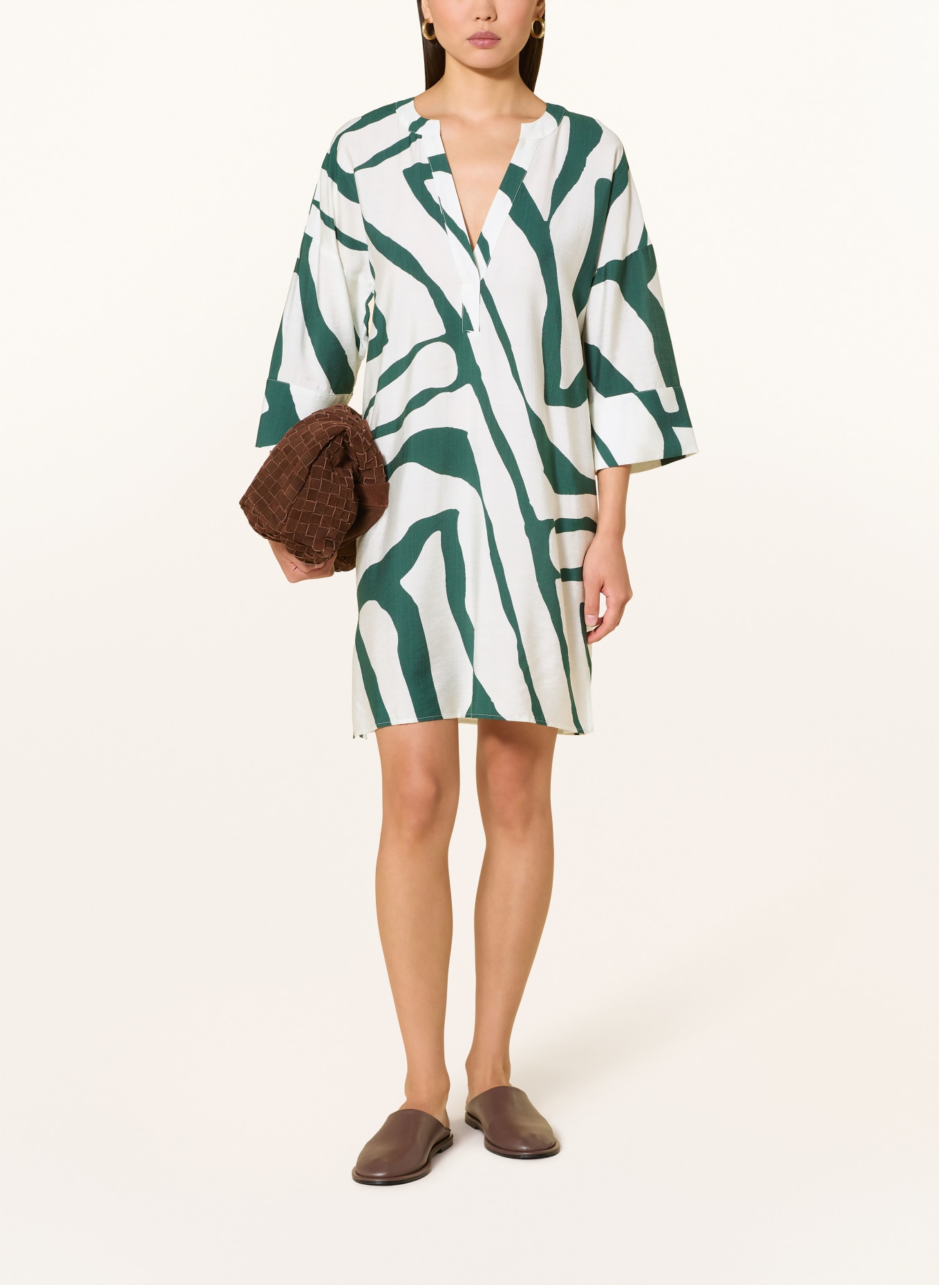 MARYAN MEHLHORN SILHOUET beach dress with 3/4 sleeves: WHITE / DARK GREEN