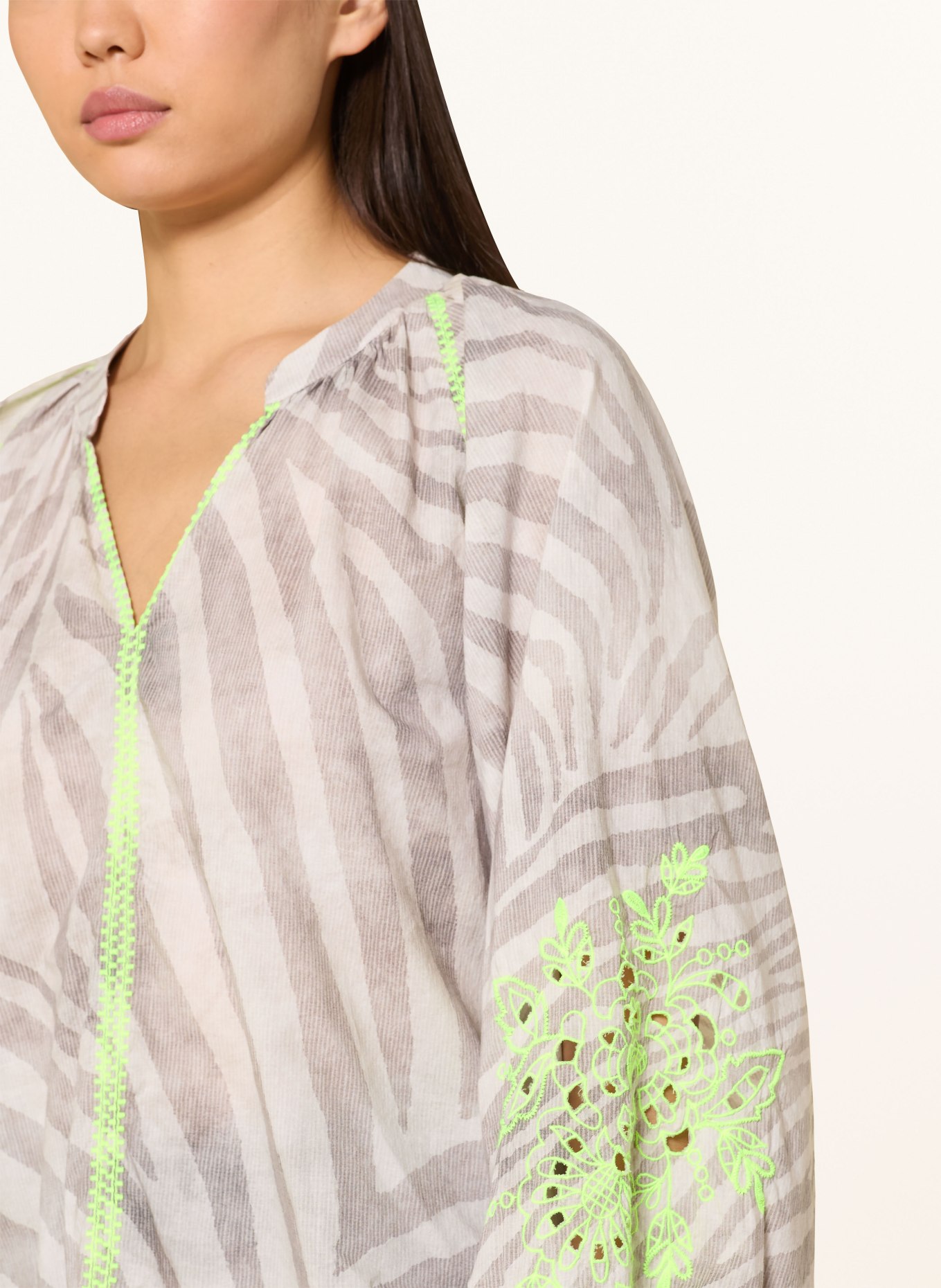 Emily VAN DEN BERGH Blouse with cutouts: LIGHT GRAY / GRAY / NEON GREEN
