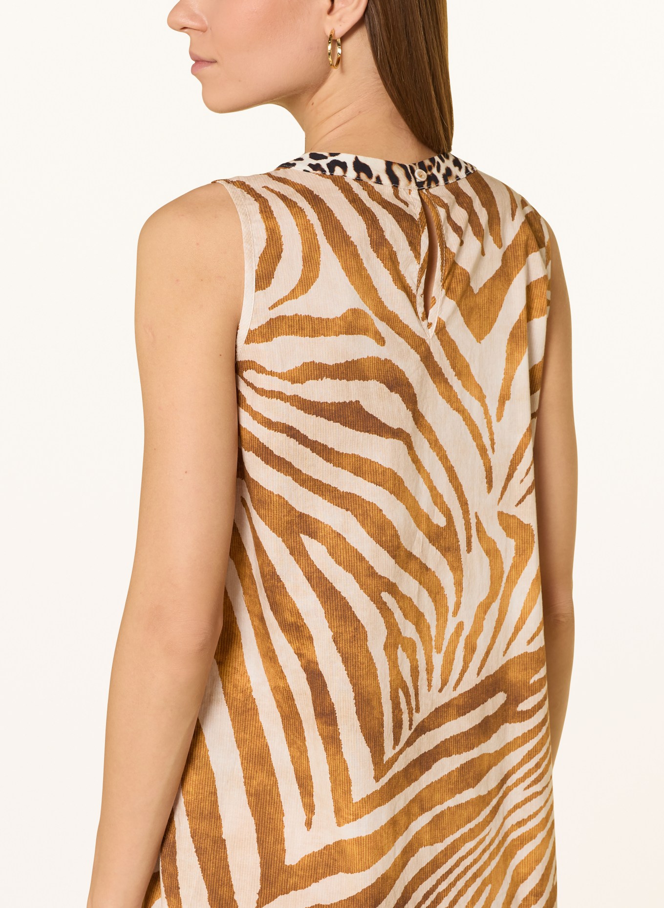 Emily VAN DEN BERGH Kleid: COGNAC / BEIGE