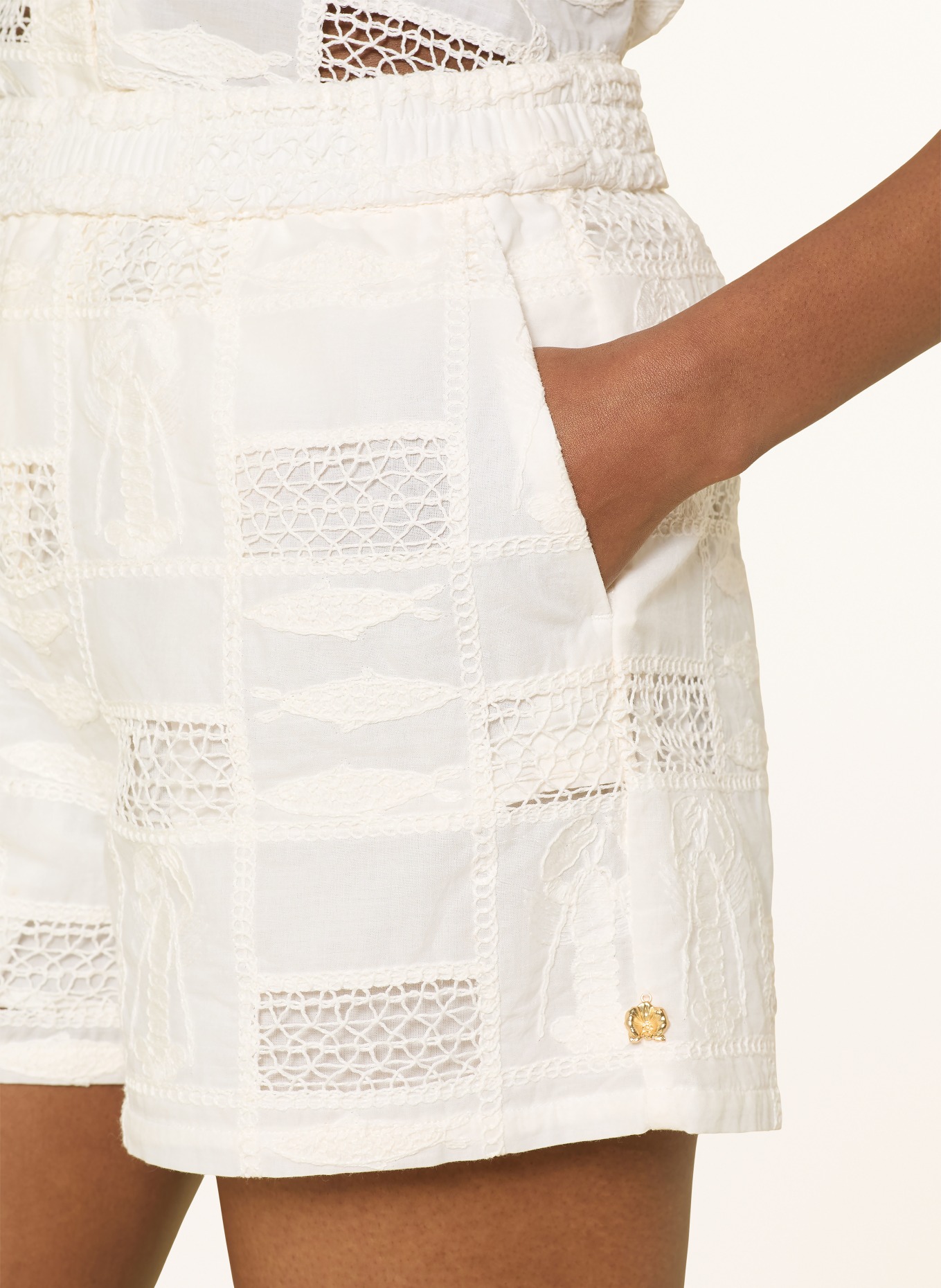 FABIENNE CHAPOT Shorts BEN mit Lochspitze und Stickereien: WEISS