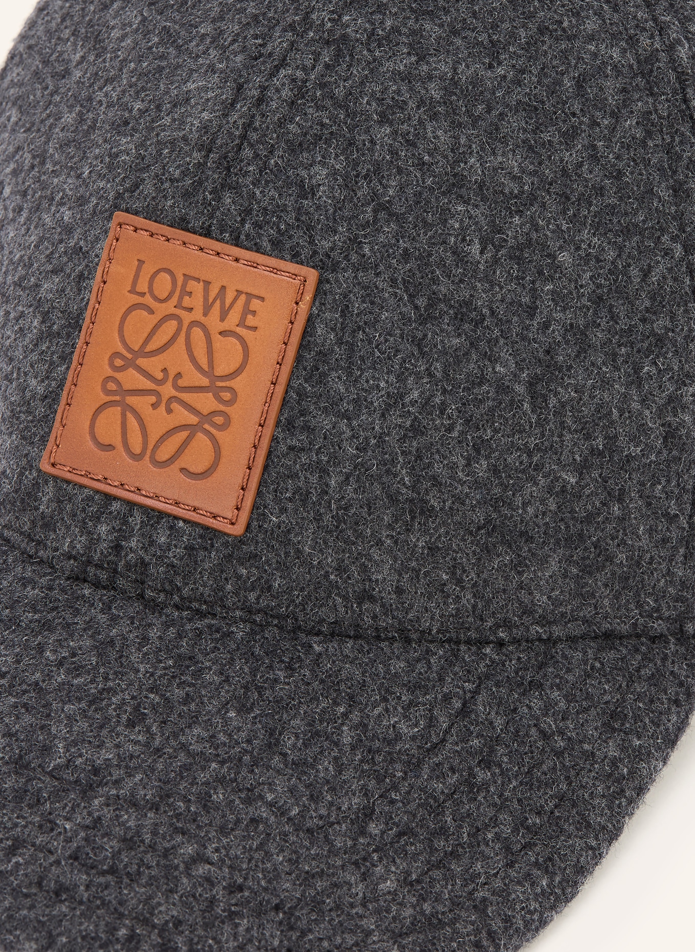 LOEWE Cap: GRAU