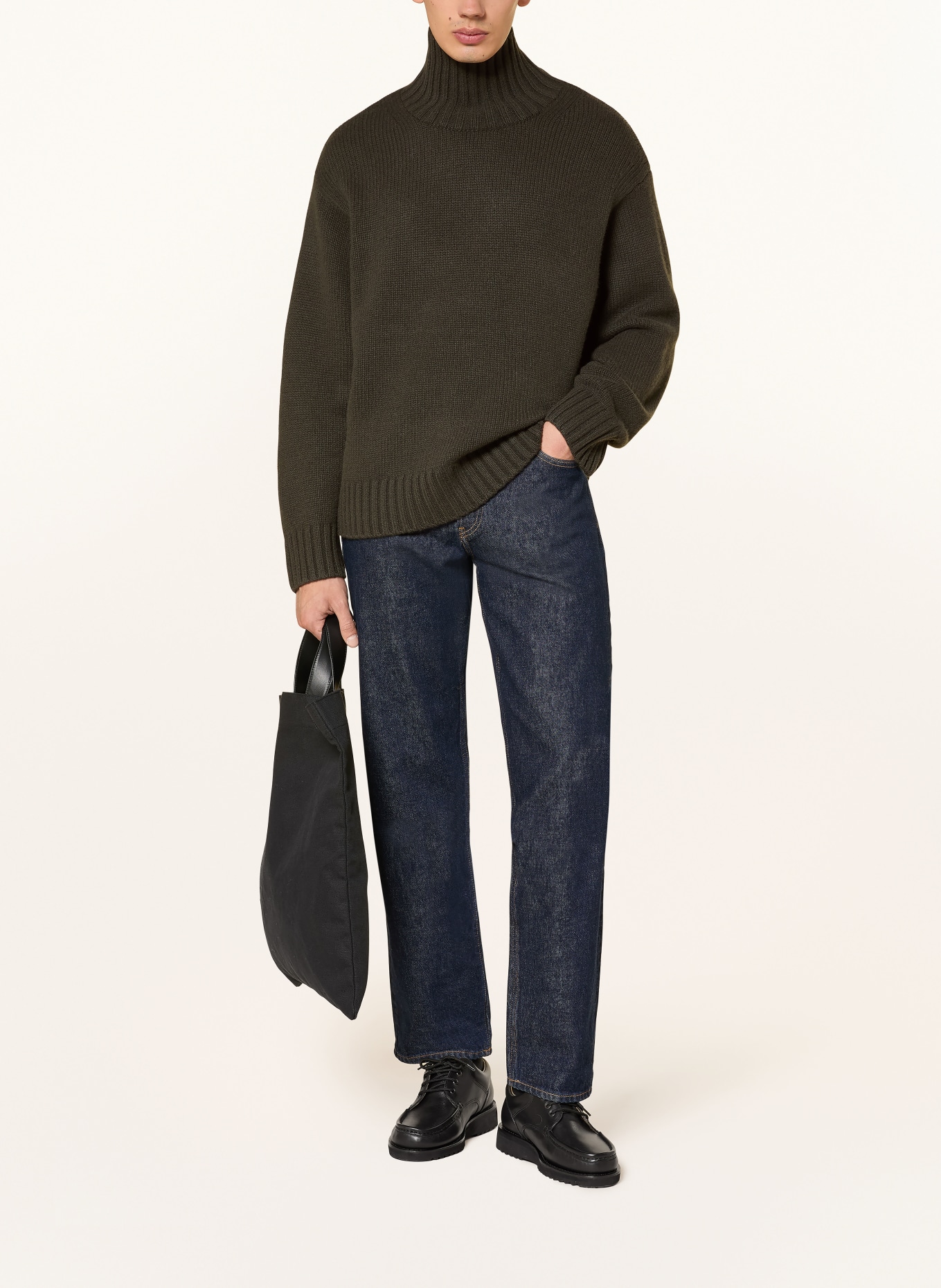 COS Cashmere turtleneck sweater: DARK GREEN