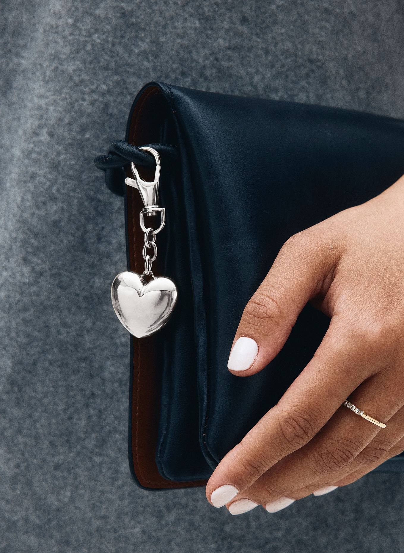 EDBLAD Přívěsek na tašku BARLEY: STŘÍBRNÁ