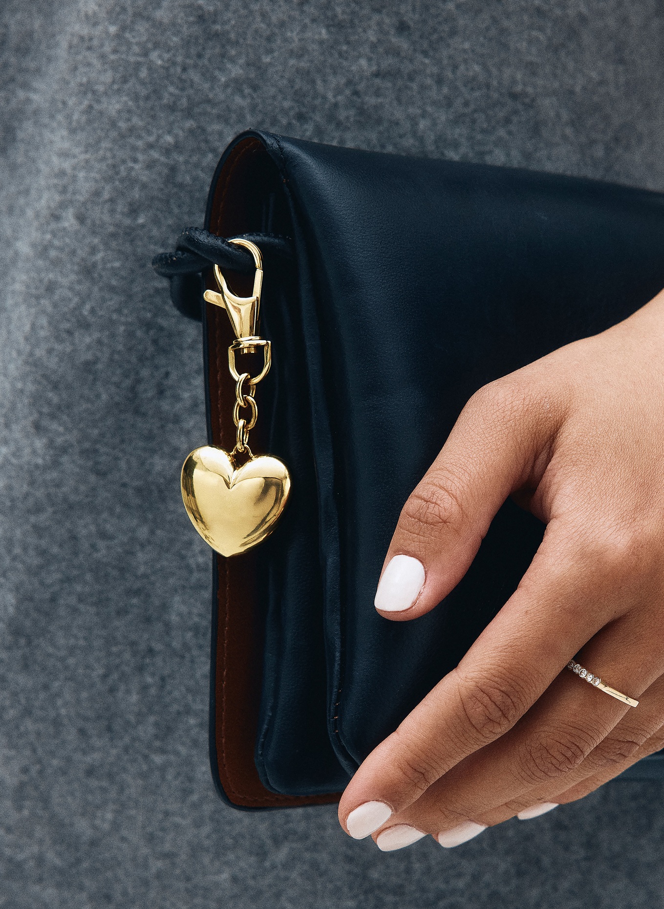 EDBLAD Přívěsek na tašku BARLEY: ZLATÁ