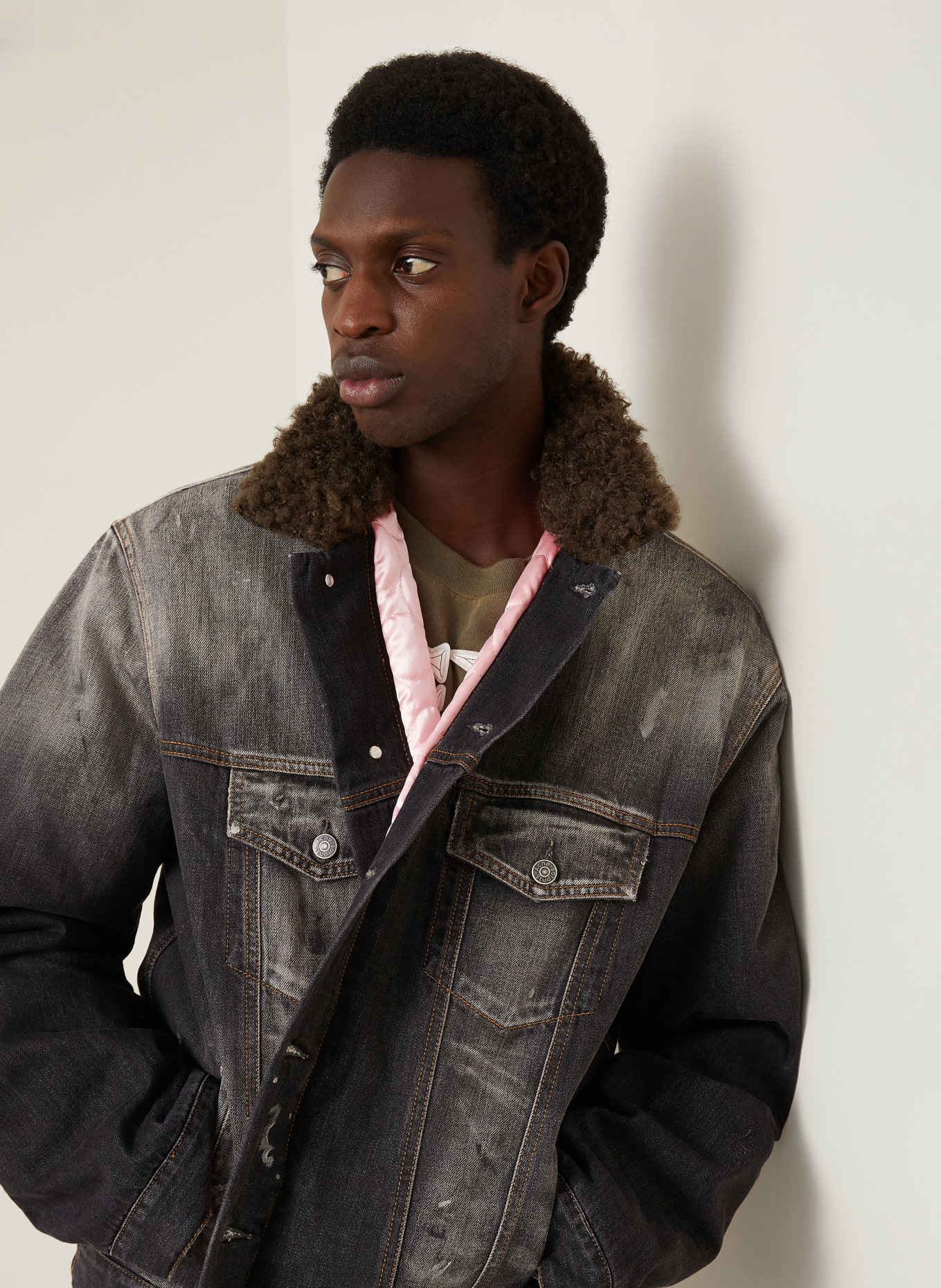 Acne Studios Denim jacket with faux fur: DARK GRAY / PINK / KHAKI