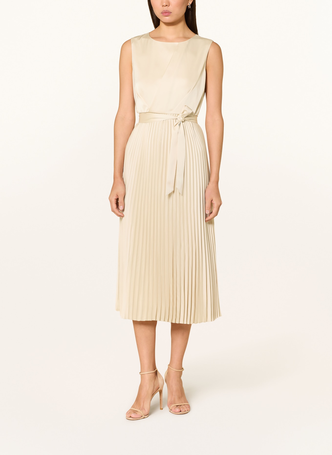 comma Robe en satin plissé: CRÈME