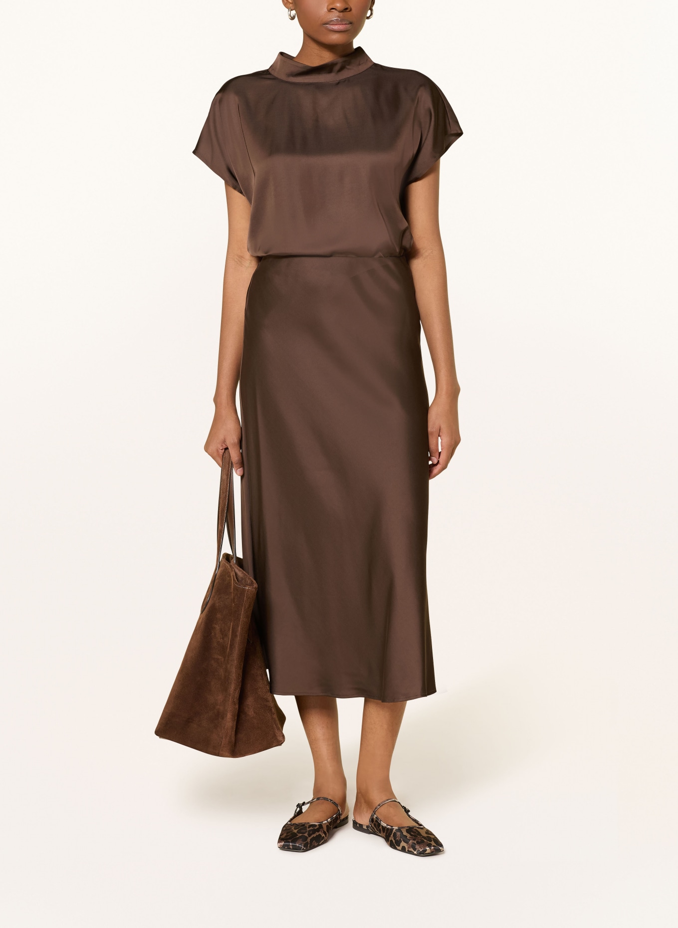 comma Blusenshirt aus Satin: DUNKELBRAUN