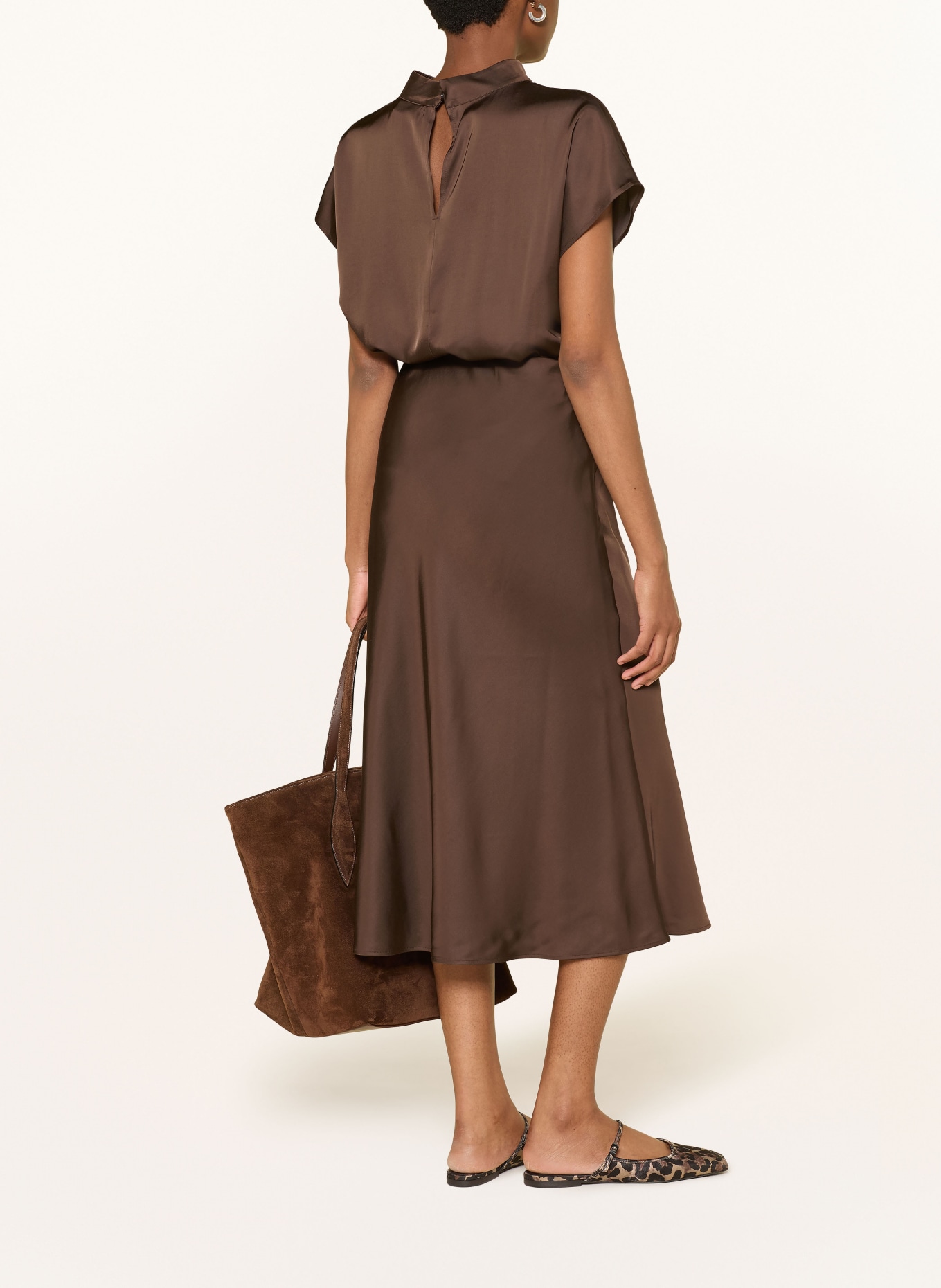 comma Blusenshirt aus Satin: DUNKELBRAUN