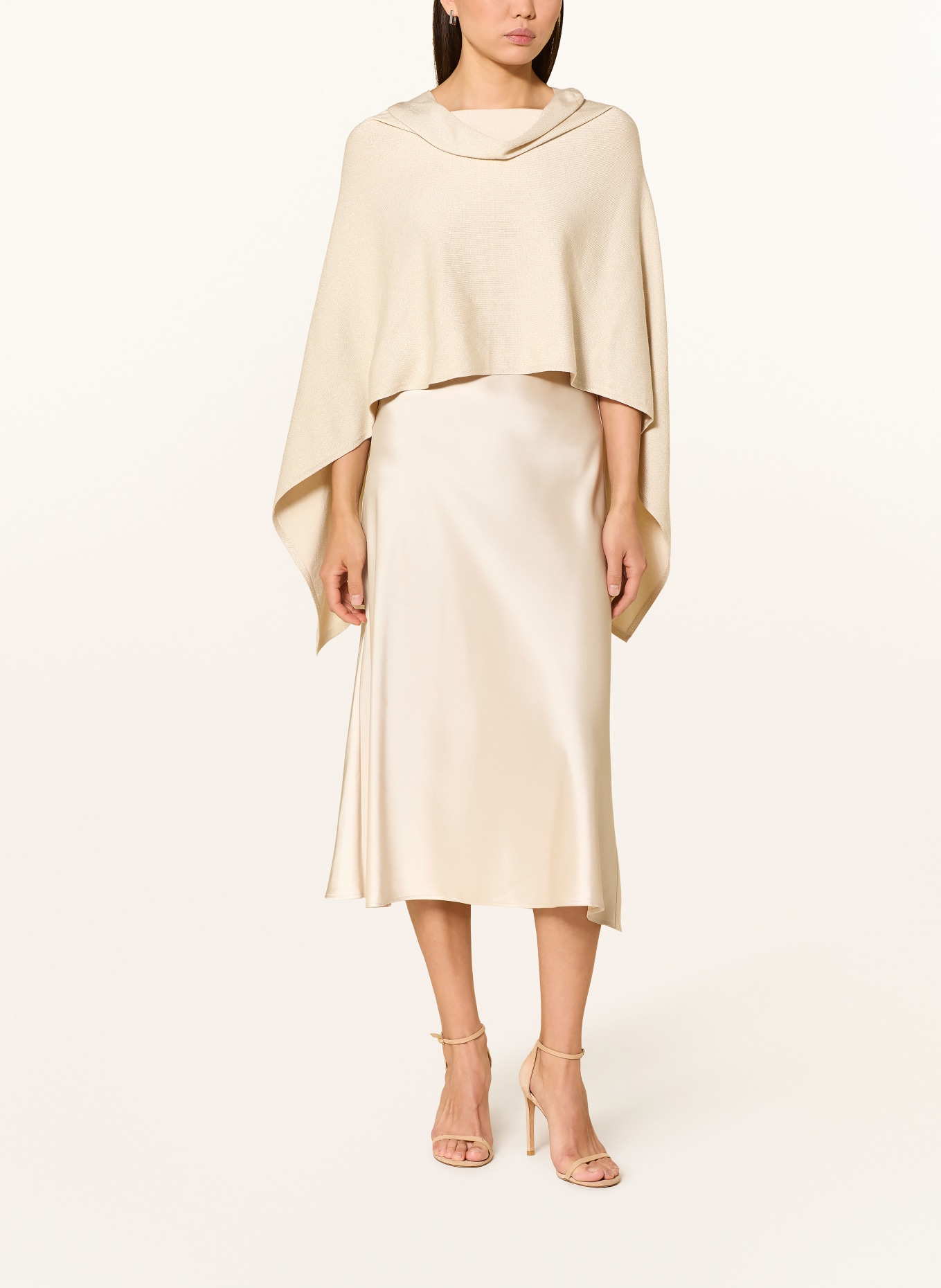 comma Poncho met glinsterend garen: CRÈME