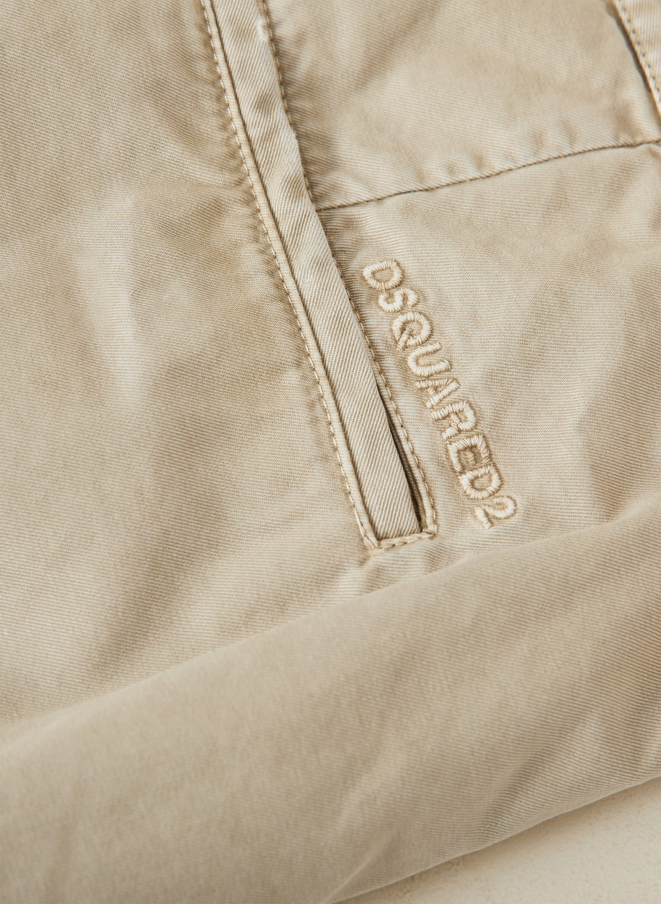 DSQUARED2 Šortky: SVĚTLE HNĚDÁ