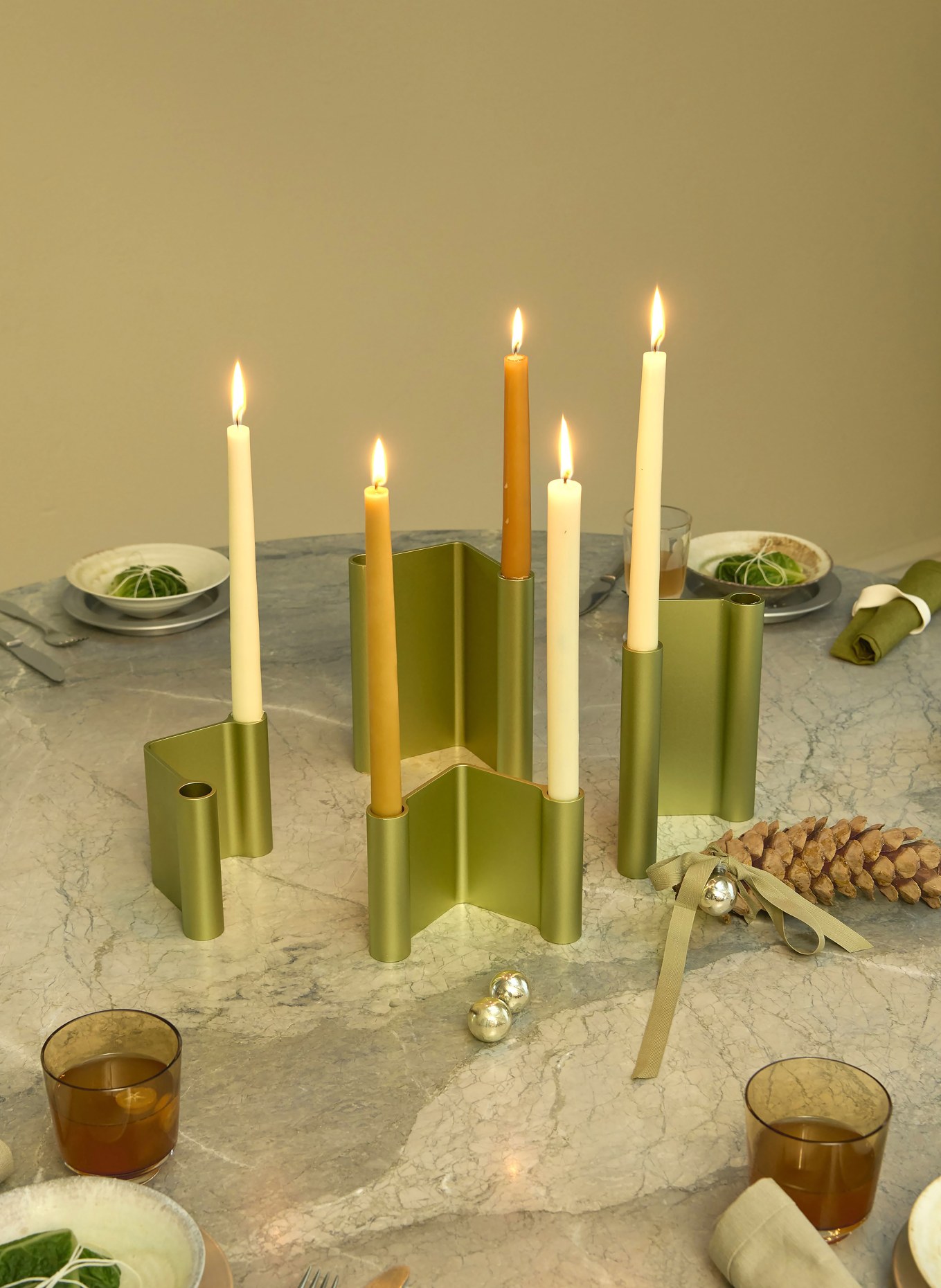 MUUTO Kerzenhalter: GRÜN