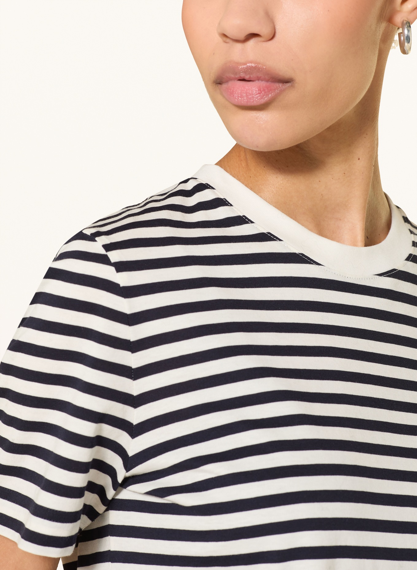 ARKET T-Shirt: WEISS / DUNKELBLAU