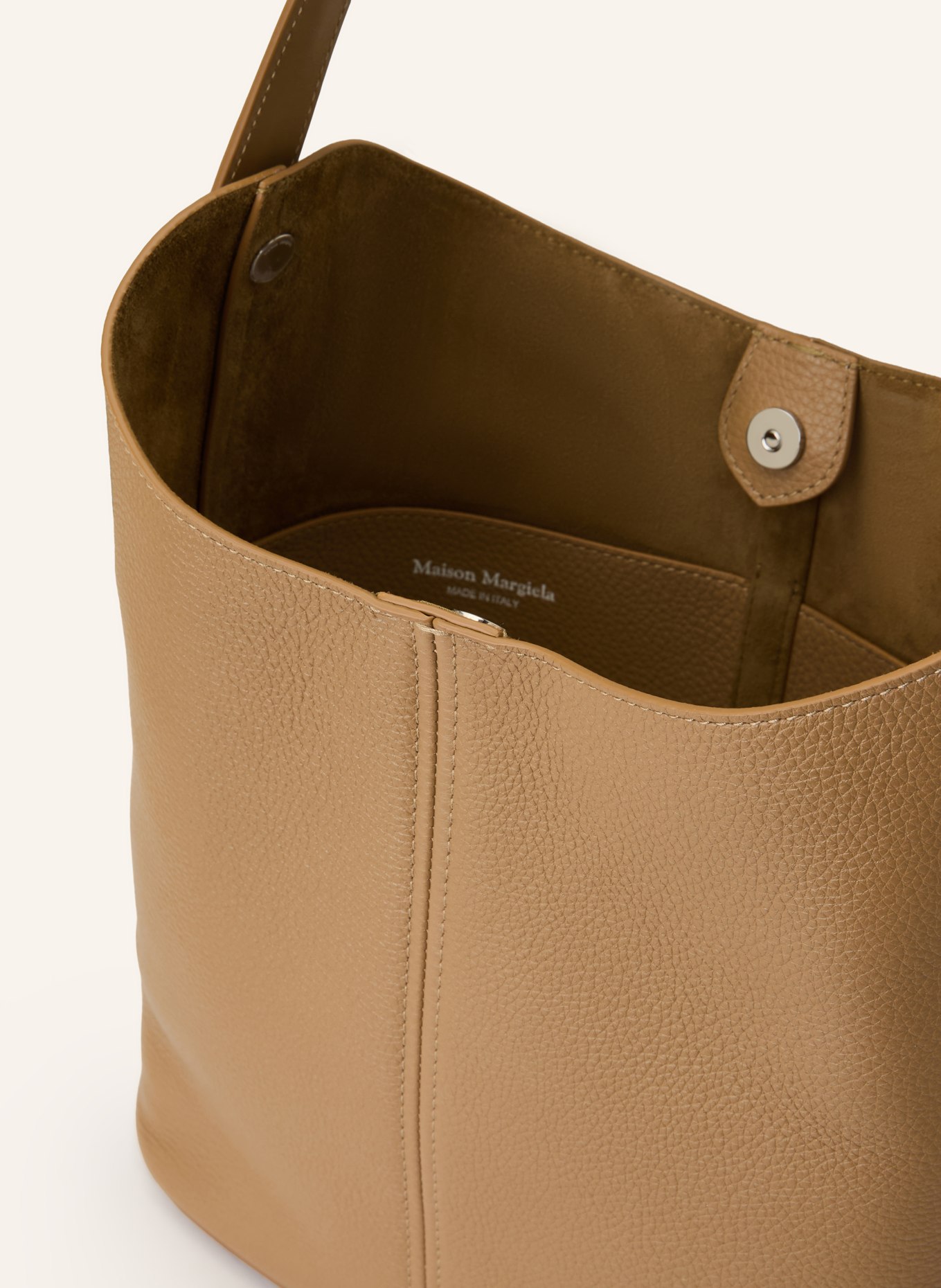 Maison Margiela Beuteltasche DRESS-AGE: CAMEL / SILBER