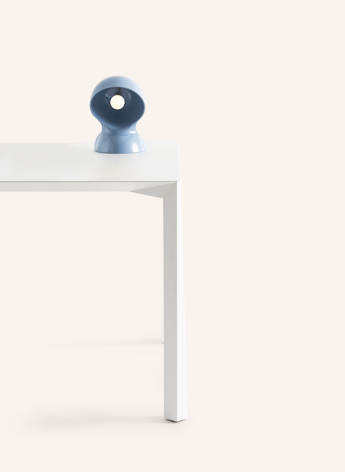 Artemide Tischleuchte DALÙ: HELLBLAU