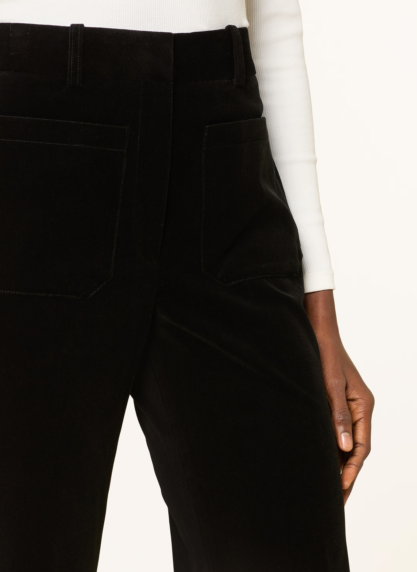 REISS Bootcut-Hose MYRTLE aus Samt: SCHWARZ