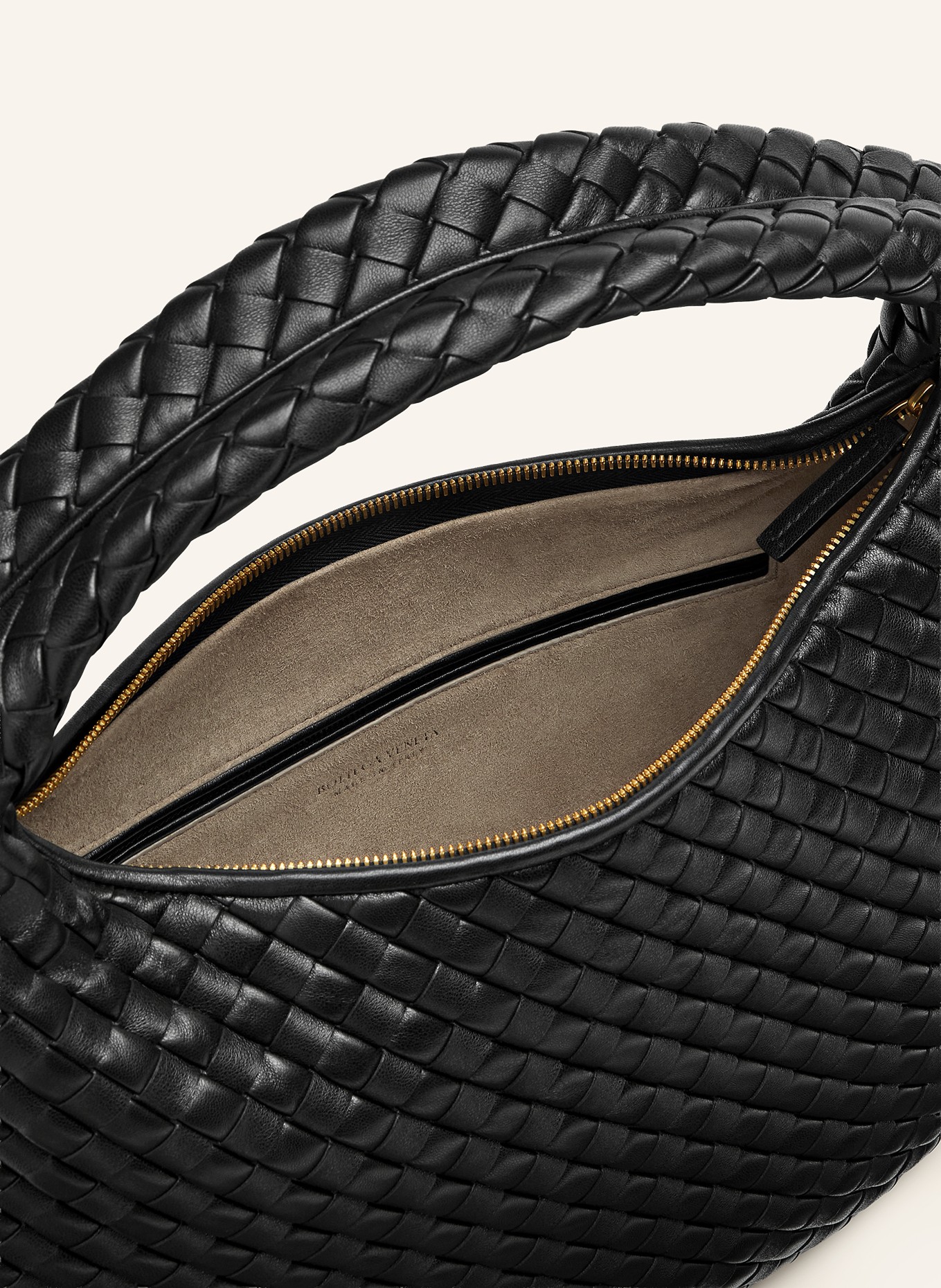 BOTTEGA VENETA Handtasche VENETA MEDIUM: BLACK/MUSE BRASS