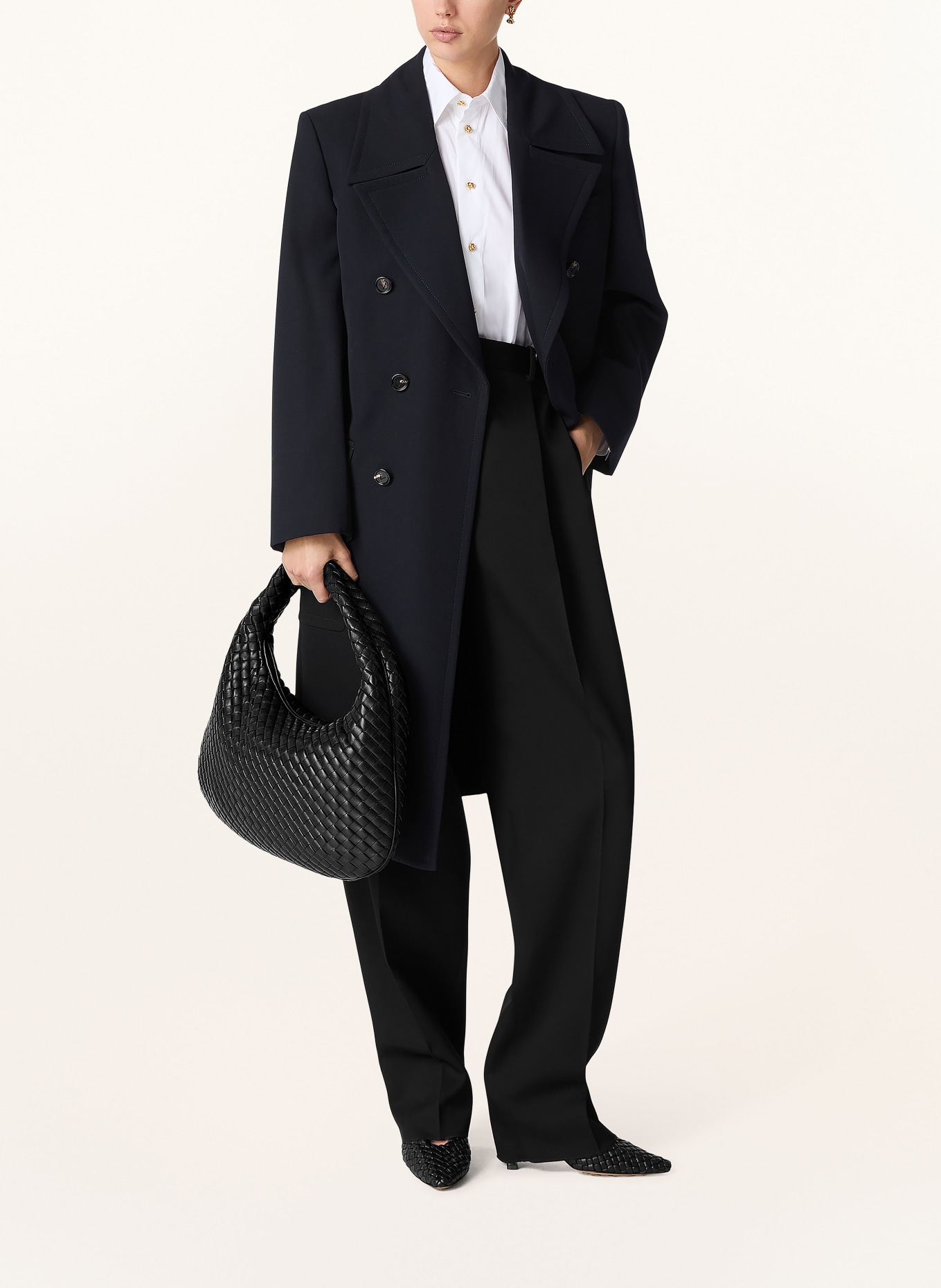 BOTTEGA VENETA Handtasche VENETA MEDIUM: BLACK/MUSE BRASS