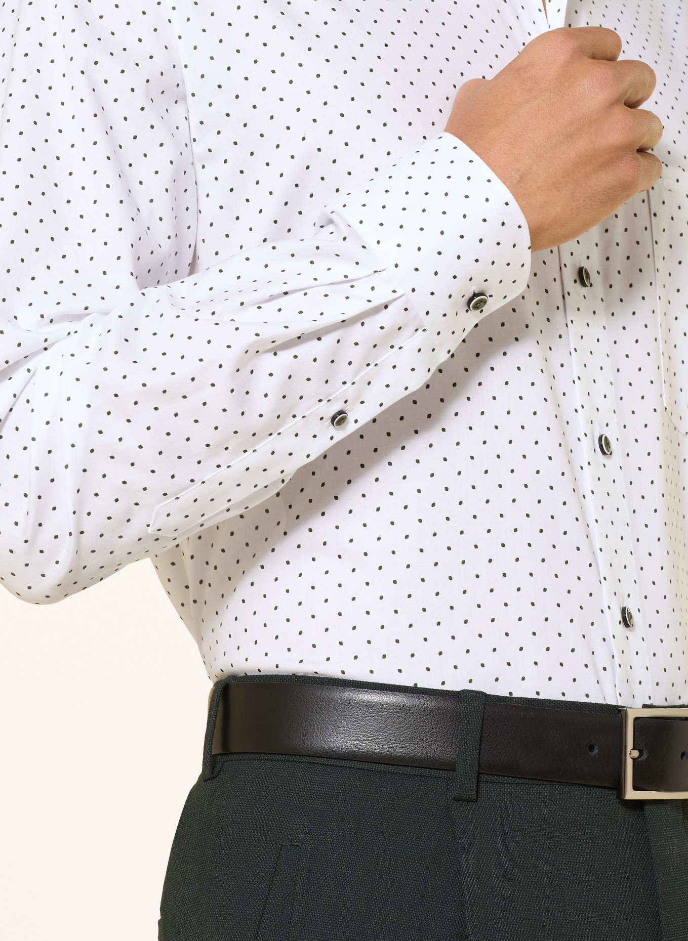 OLYMP Hemd Luxor comfort fit: WEISS / SCHWARZ