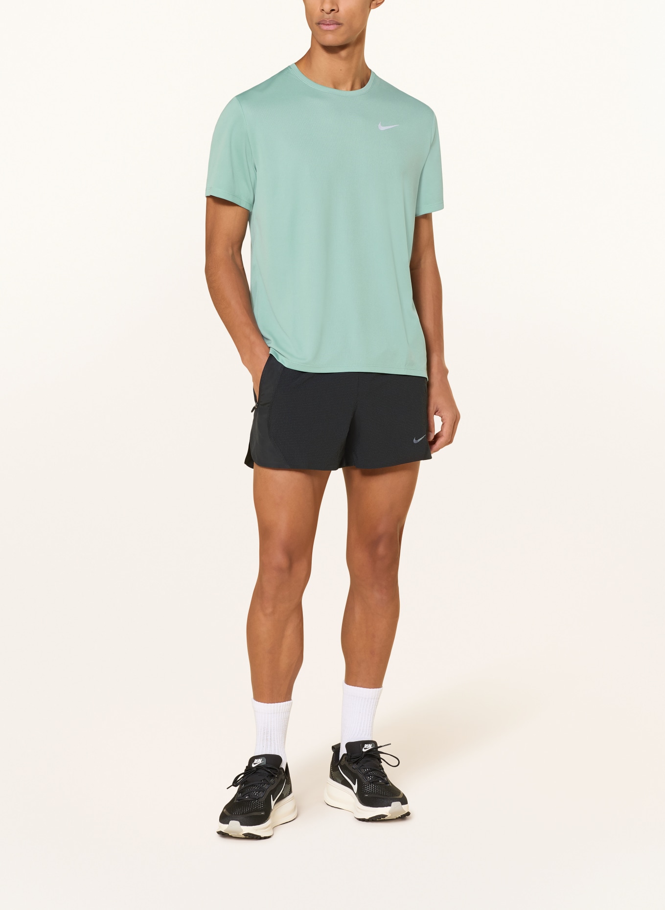 Nike Laufshirt MILER: TÜRKIS