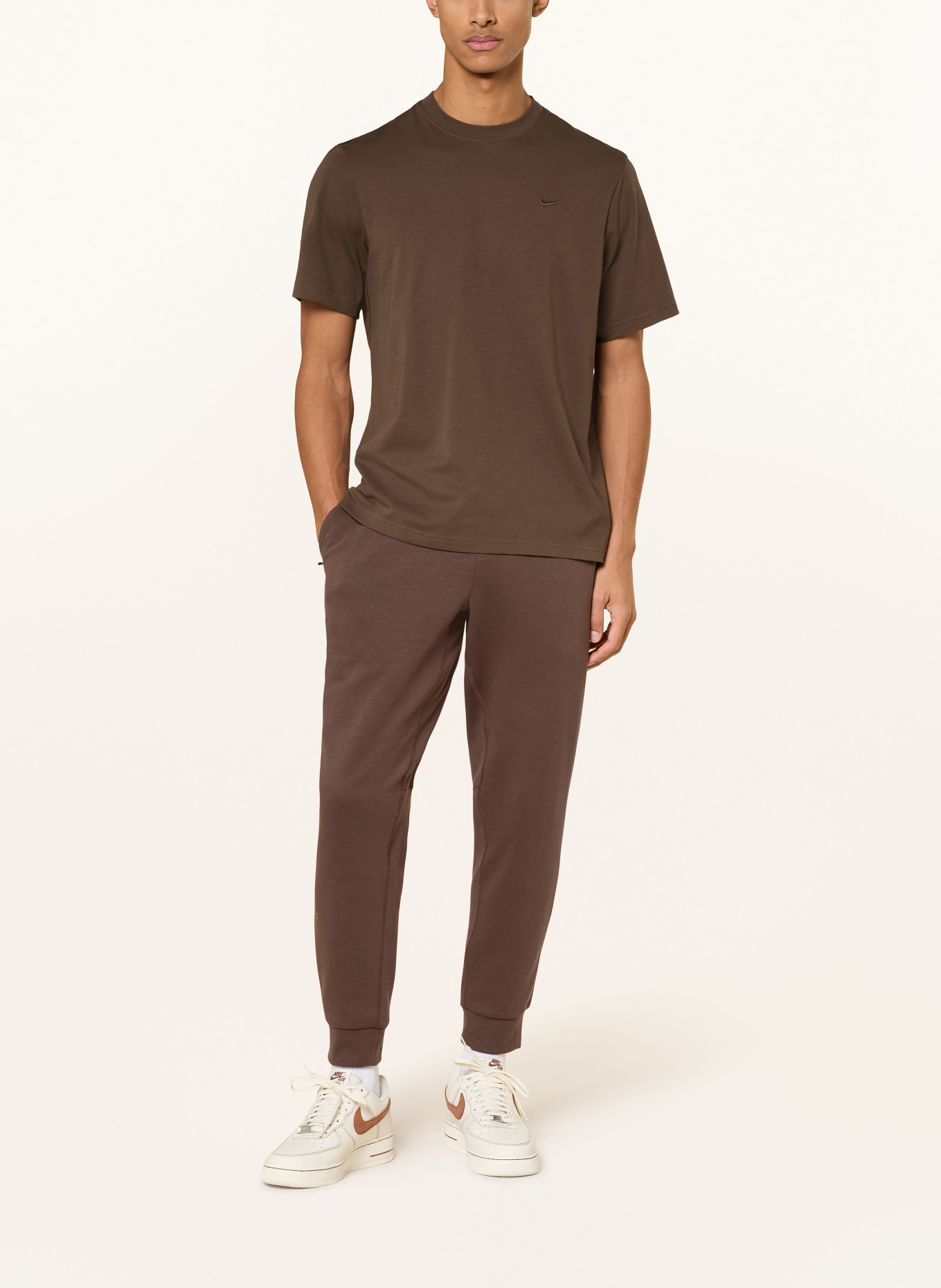 Nike T-shirt: DARK BROWN