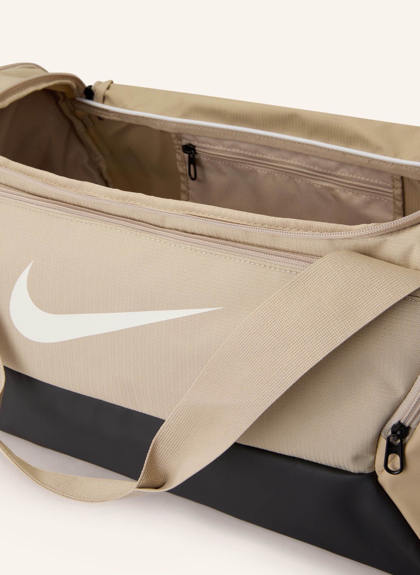 Nike Sportovní taška NIKE BRASILIA 9.5: SVĚTLE HNĚDÁ / ČERNÁ
