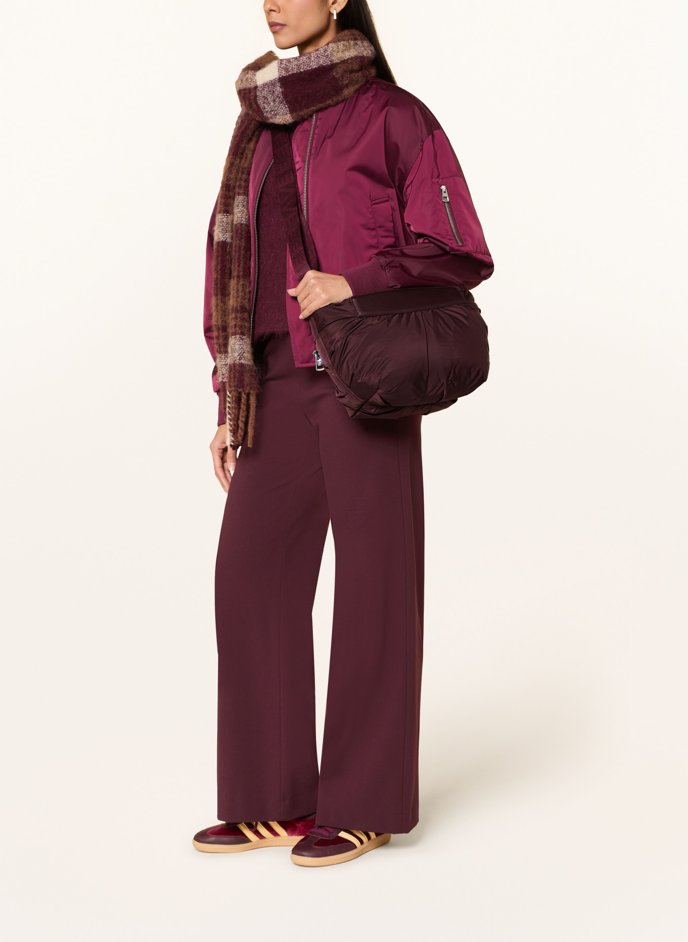 Vee Collective Clutch CABA: DUNKELROT