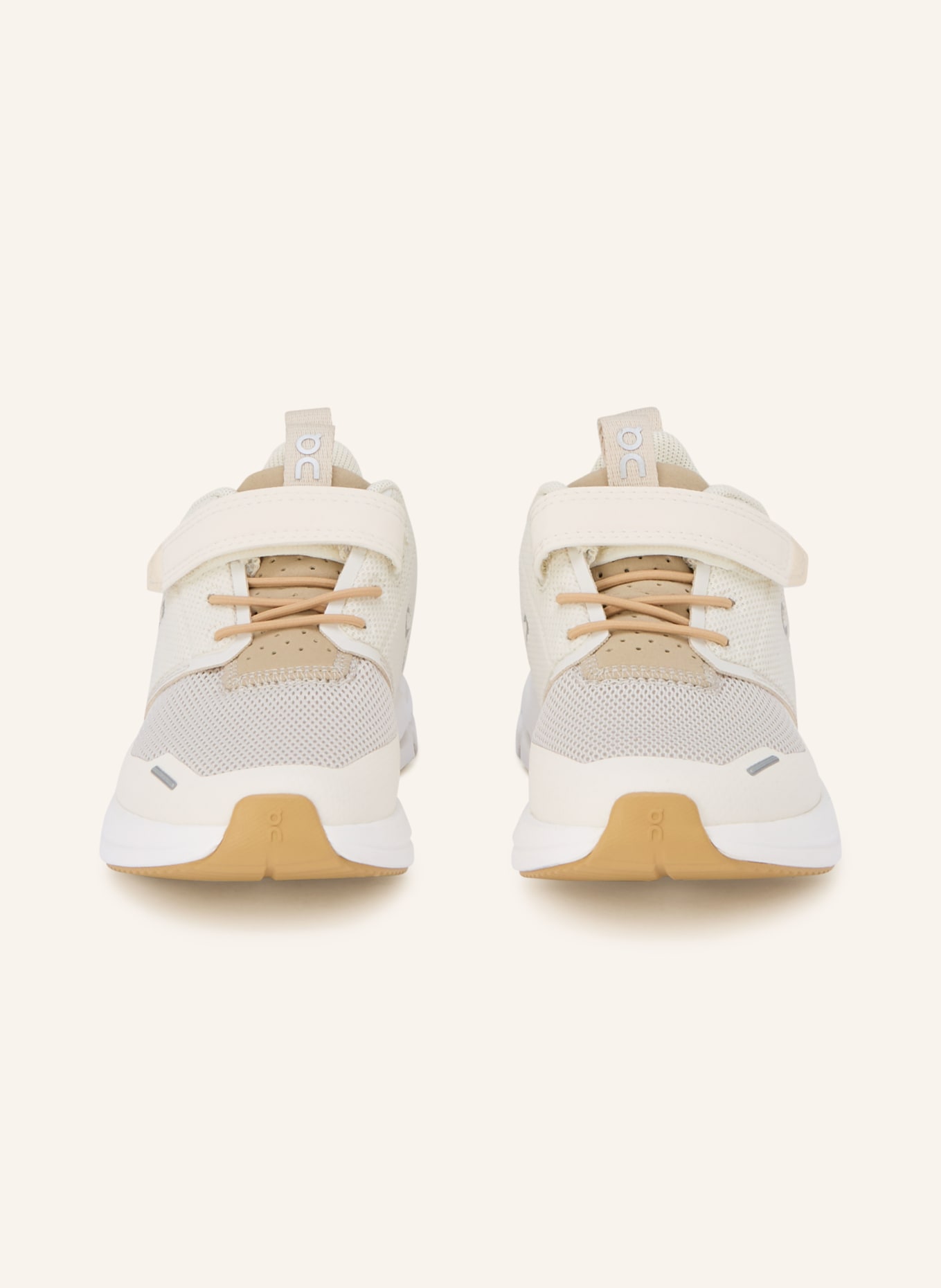 On Sneaker CLOUD PLAY: CREME / BEIGE