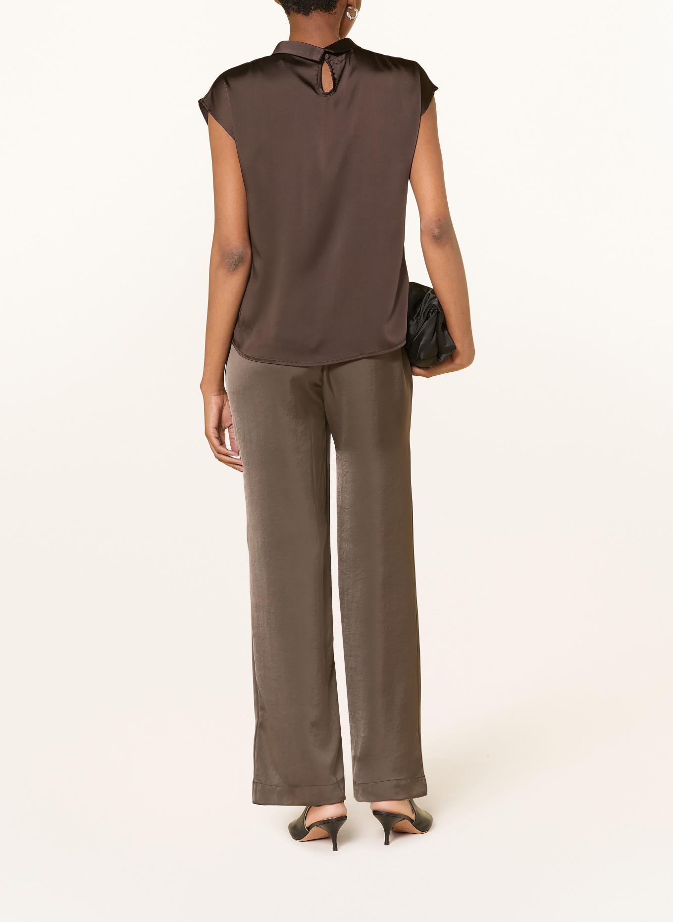 NEO NOIR Blusenshirt FLEUR aus Satin: DUNKELBRAUN