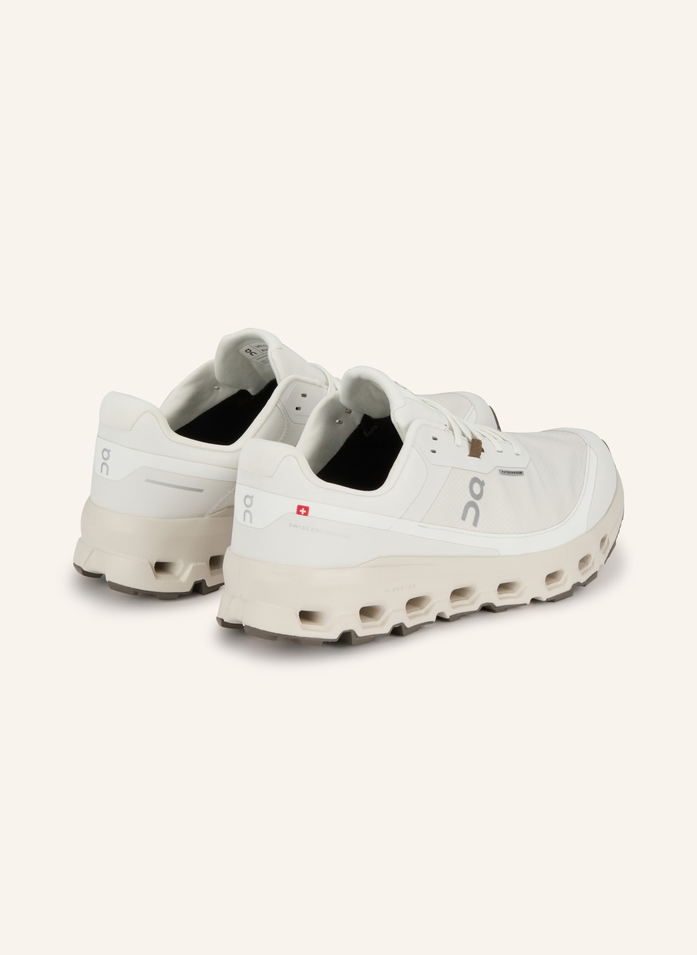 On CLOUDVISTA 2 WATERPROOF trail running shoes: CREAM / WHITE