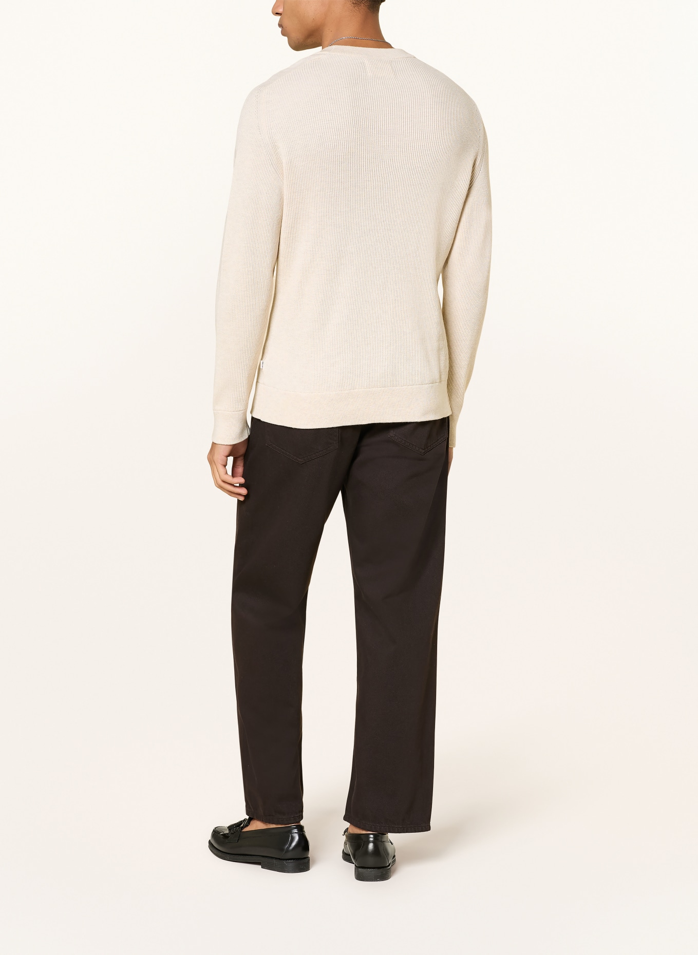 NN.07 Svetr KEVIN: SVĚTLE HNĚDÁ