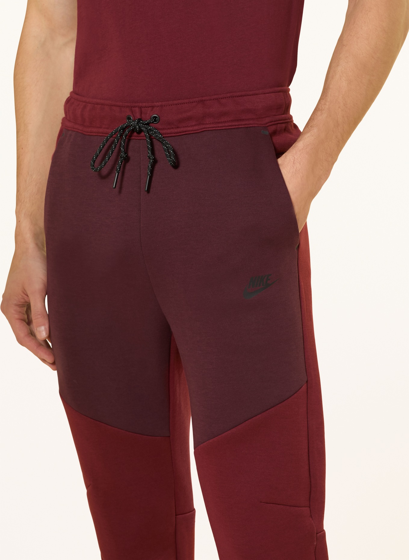 Nike Sweatpants TECH: ROT / DUNKELROT