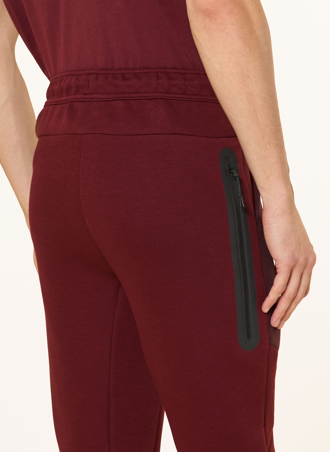 Nike Sweatpants TECH: ROT / DUNKELROT