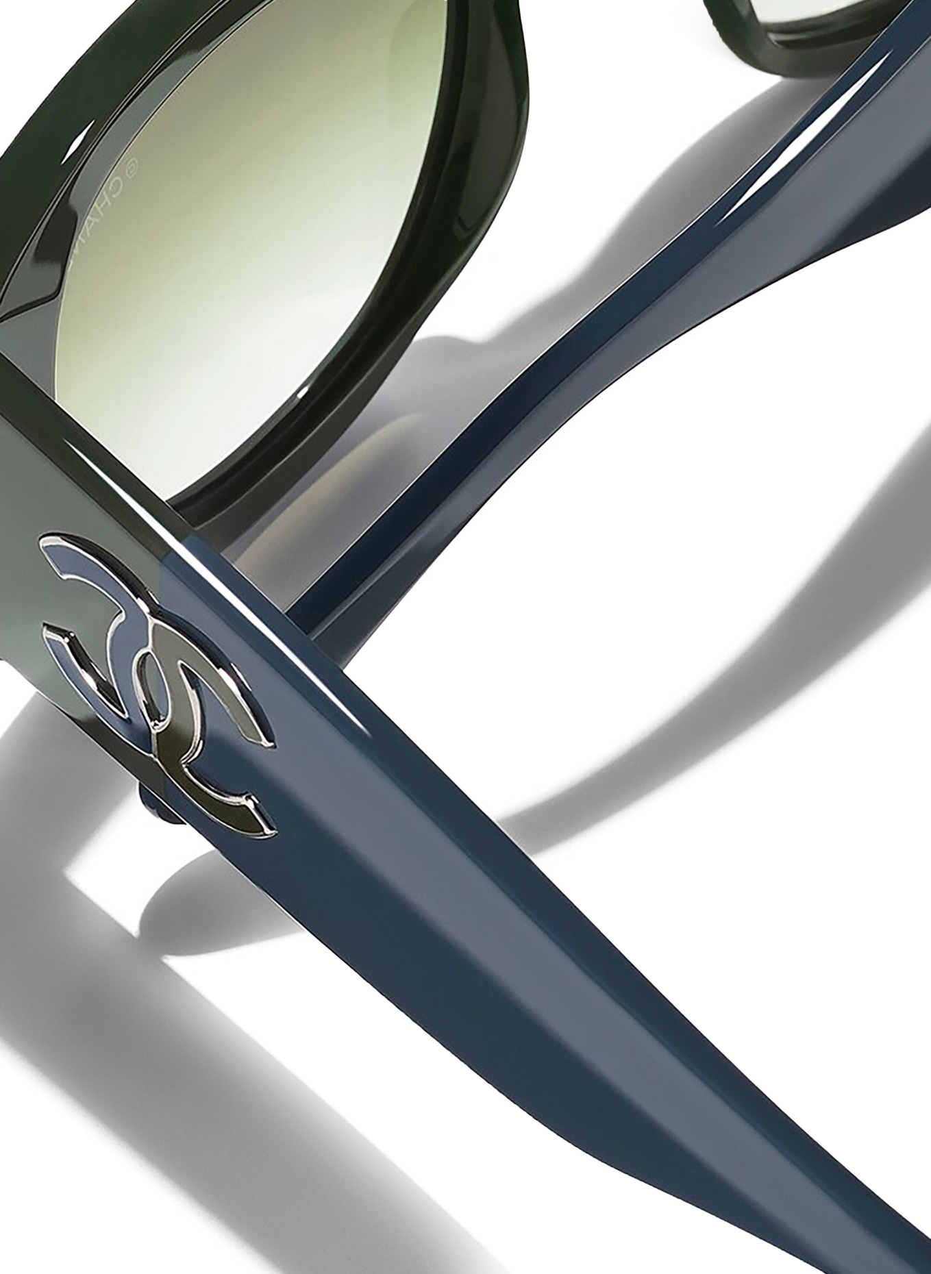 CHANEL Okrągłe okulary przeciwsłoneczne: CH5524 – CIEMNOZIELONY/ZIELONY GRADACJA