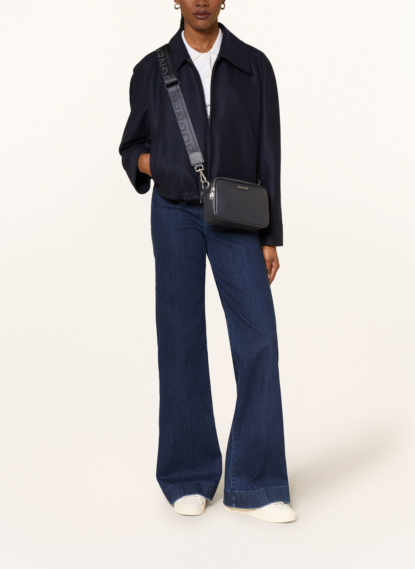 BOGNER Sac à bandoulière AVY: BLEU FONCÉ