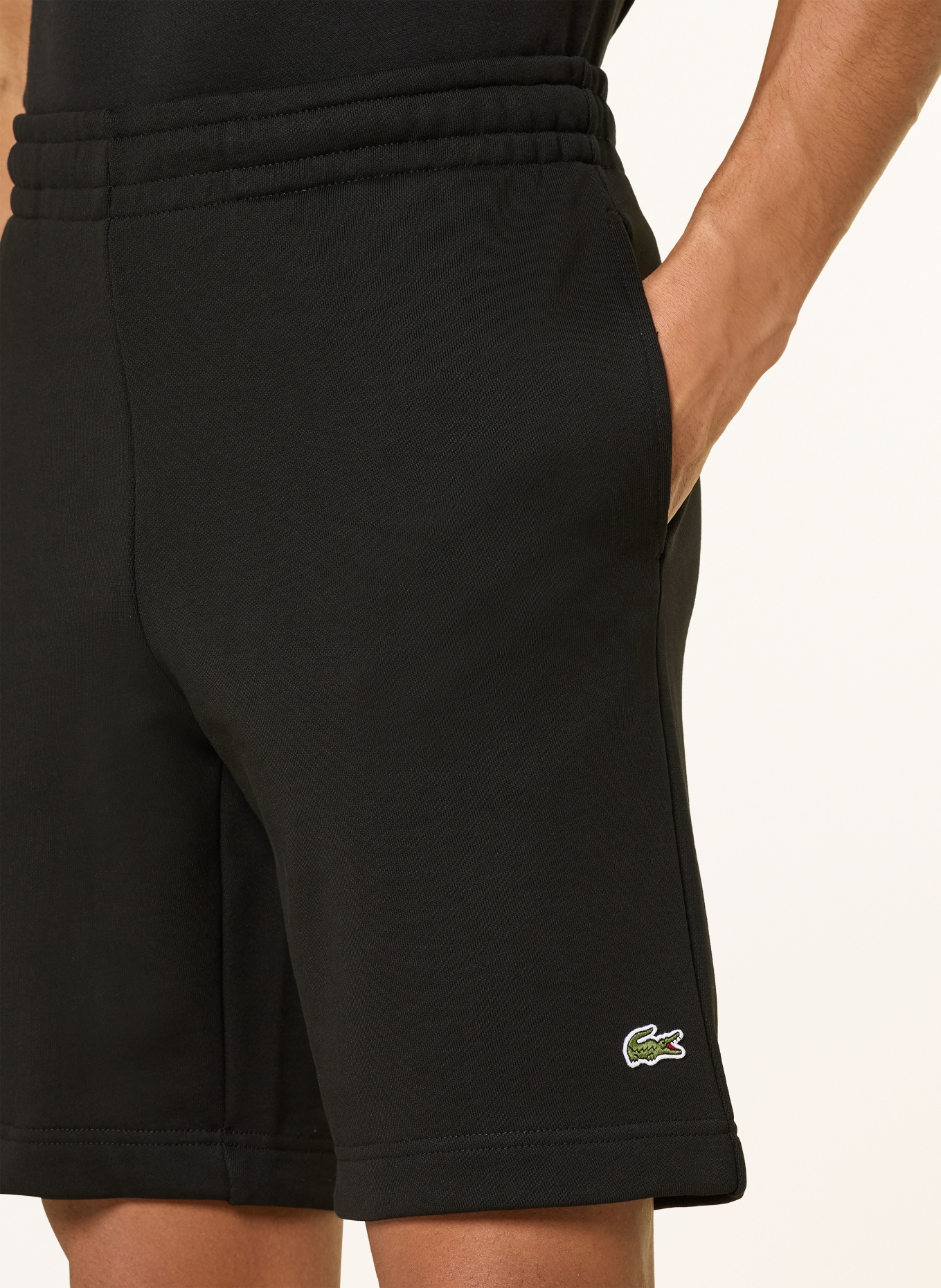 LACOSTE Sweatshorts: SCHWARZ