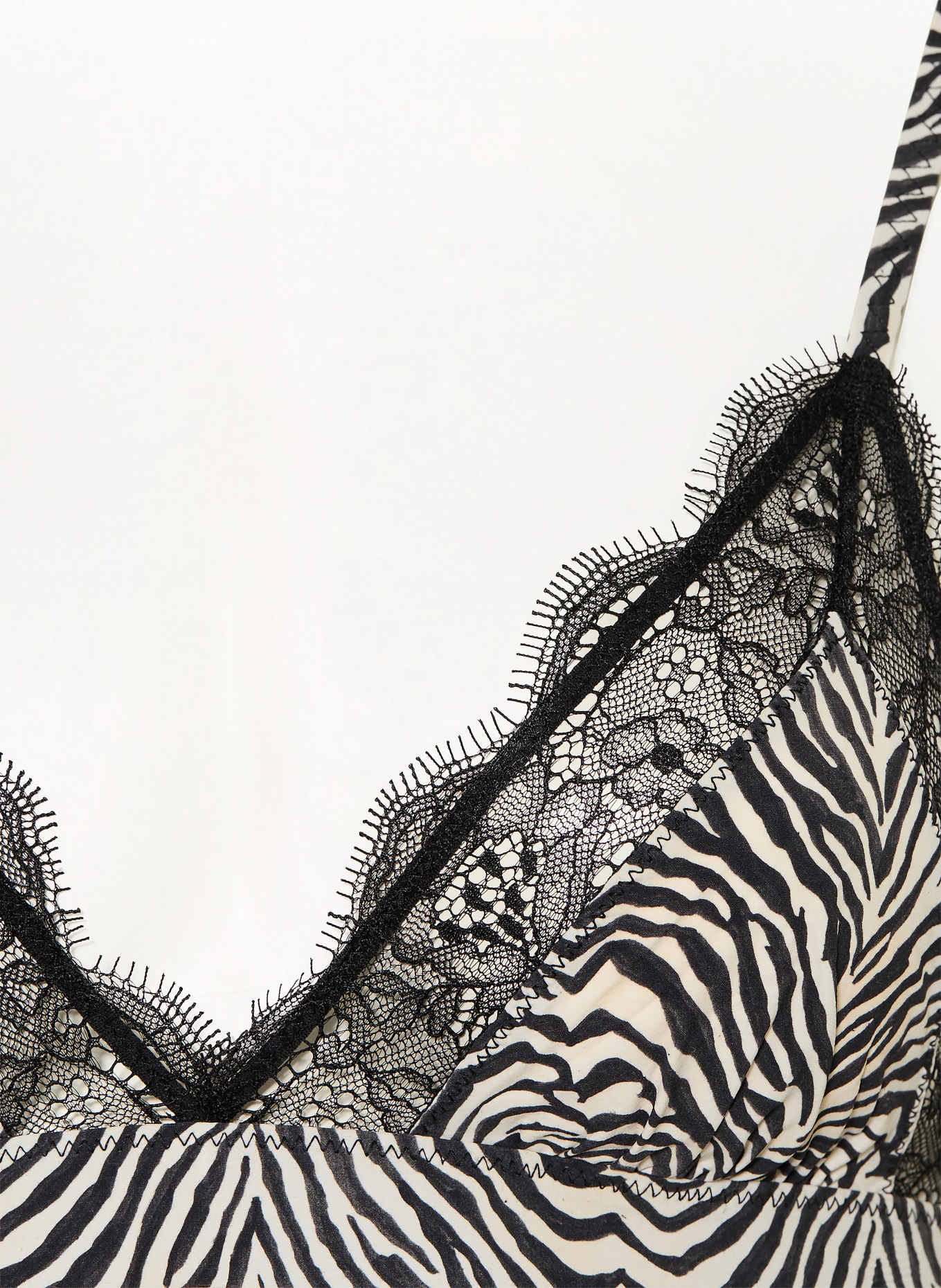 LOVE Stories Triangel-BH LOVE LACE: SCHWARZ / WEISS