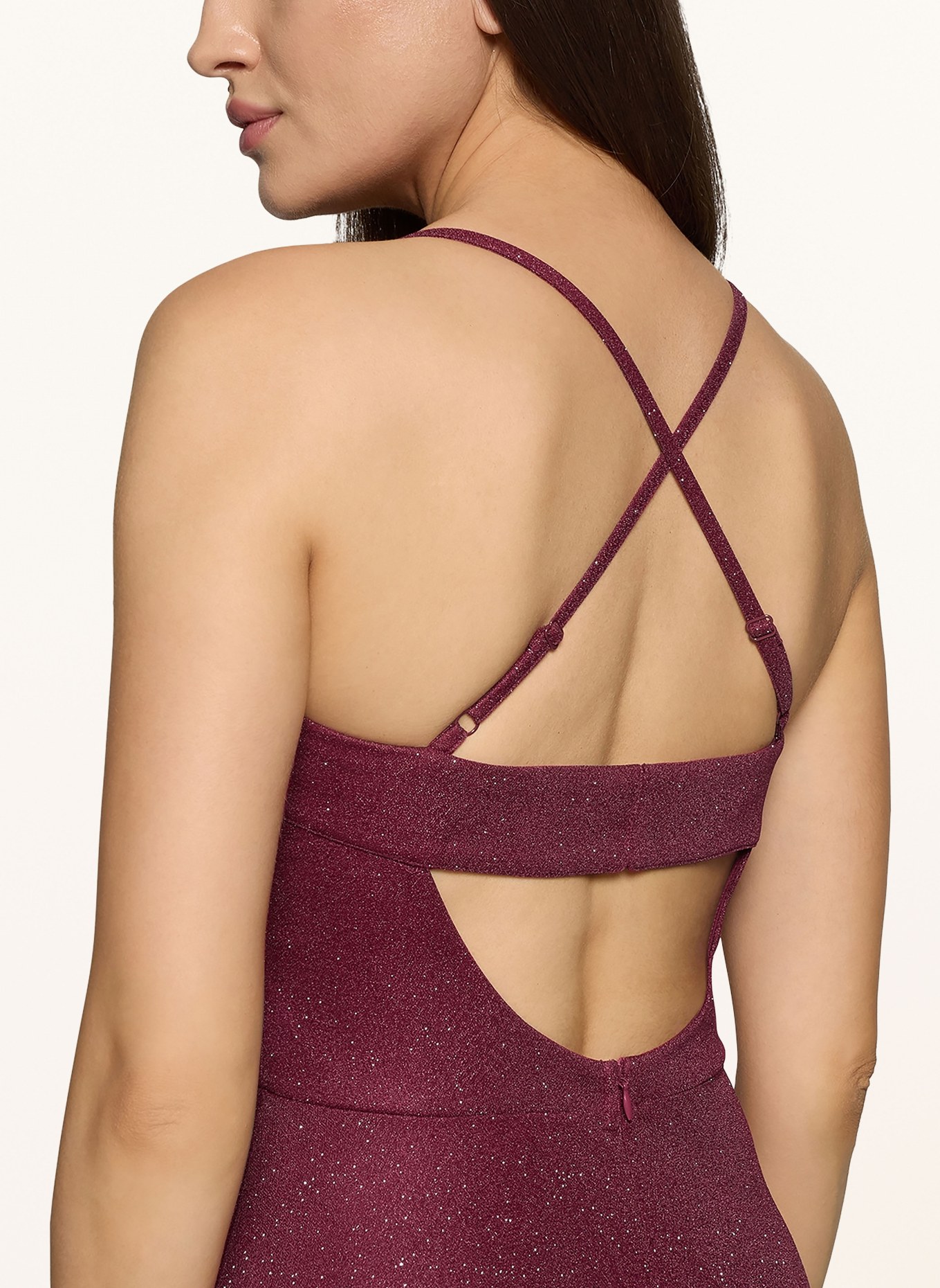 Suddenly Princess Abendkleid mit Glitzergarn und Cut-out: DUNKELROT