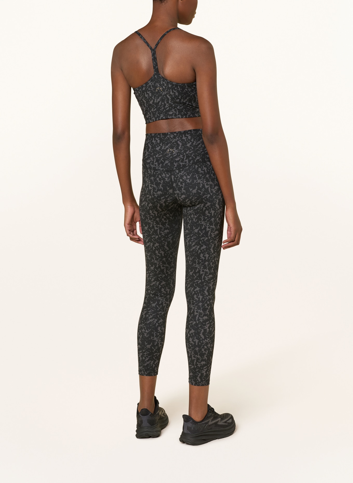 VARLEY HALREY sports bra: DARK GRAY / BLACK