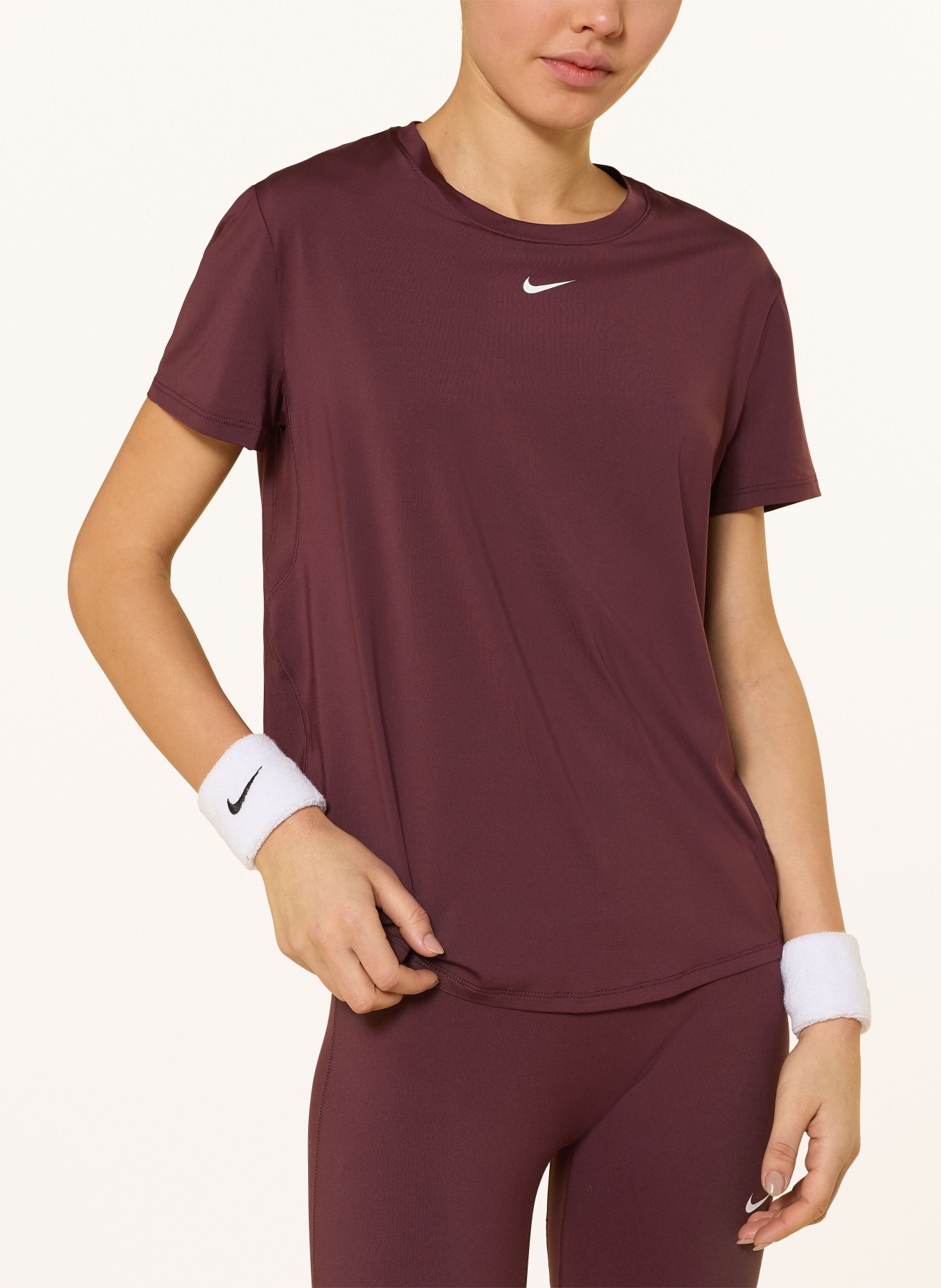 Nike T-shirt ONE CLASSIC: CIEMNOCZERWONY