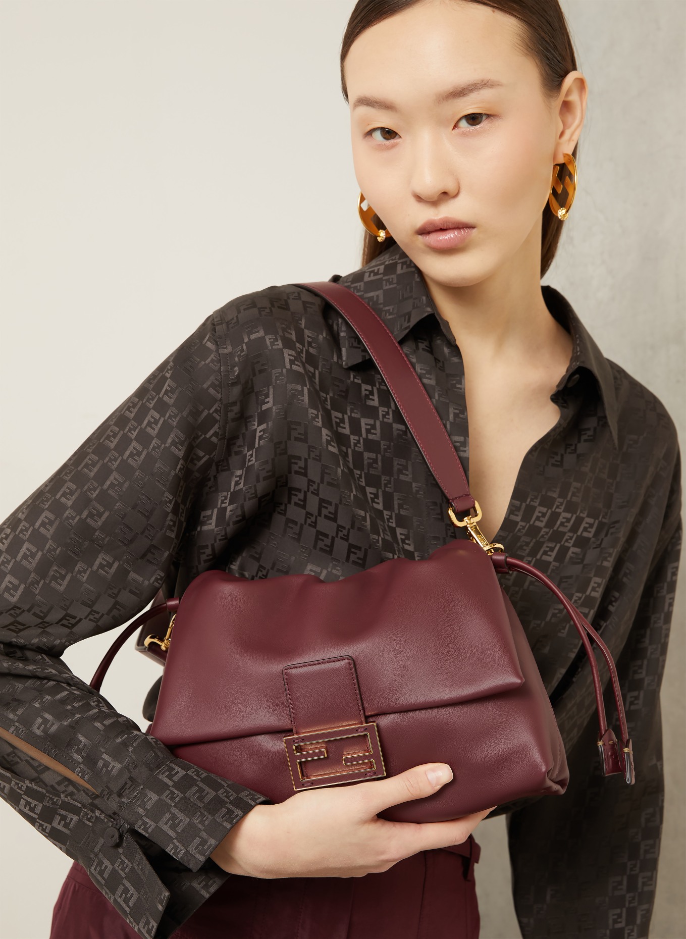 FENDI Handtasche MAMMA BAGUETTE MEDIUM: DUNKELROT