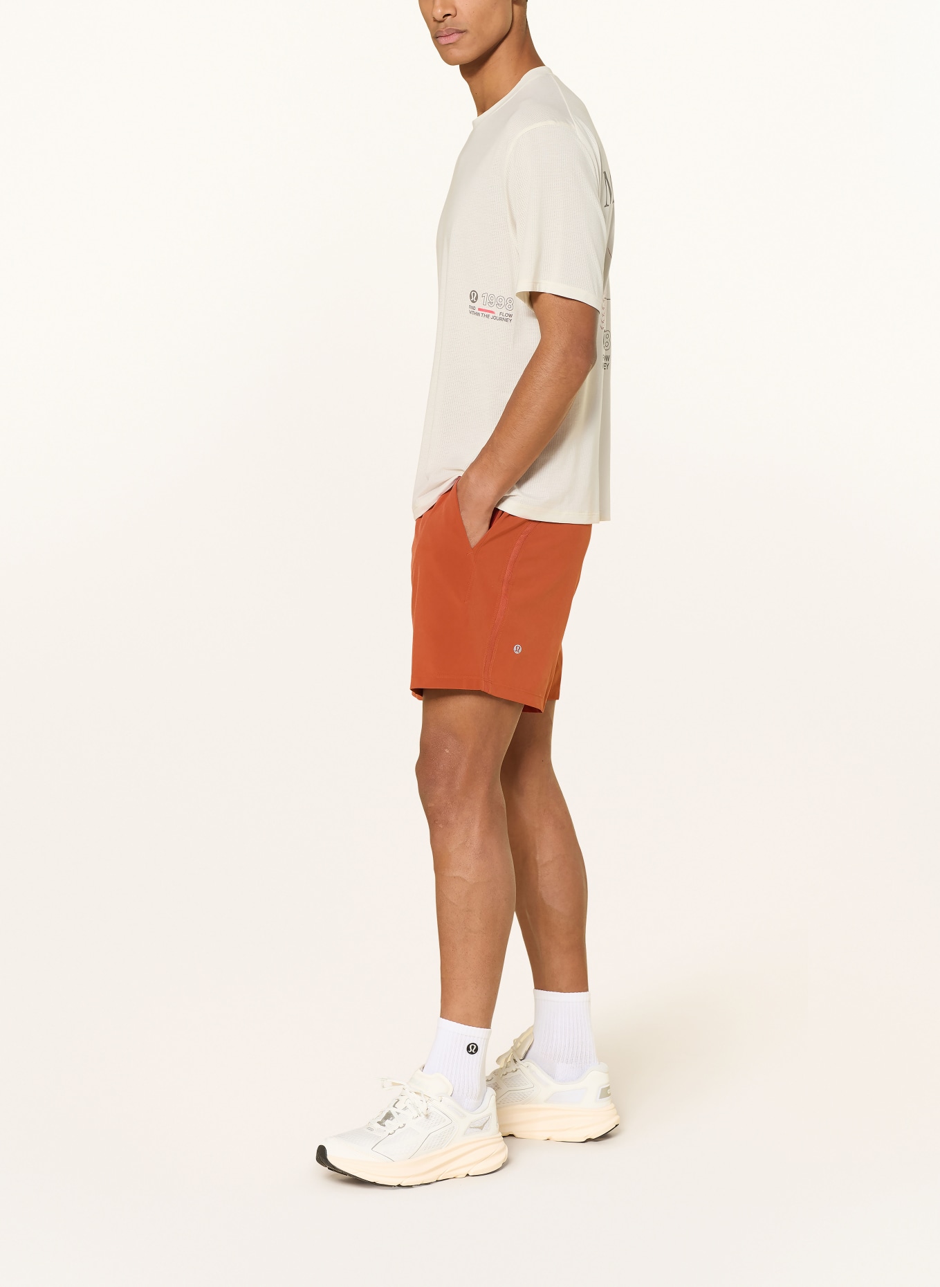 lululemon Trainingshorts PACE BREAKER LINERLESS SHORT 7IN: DUNKELORANGE