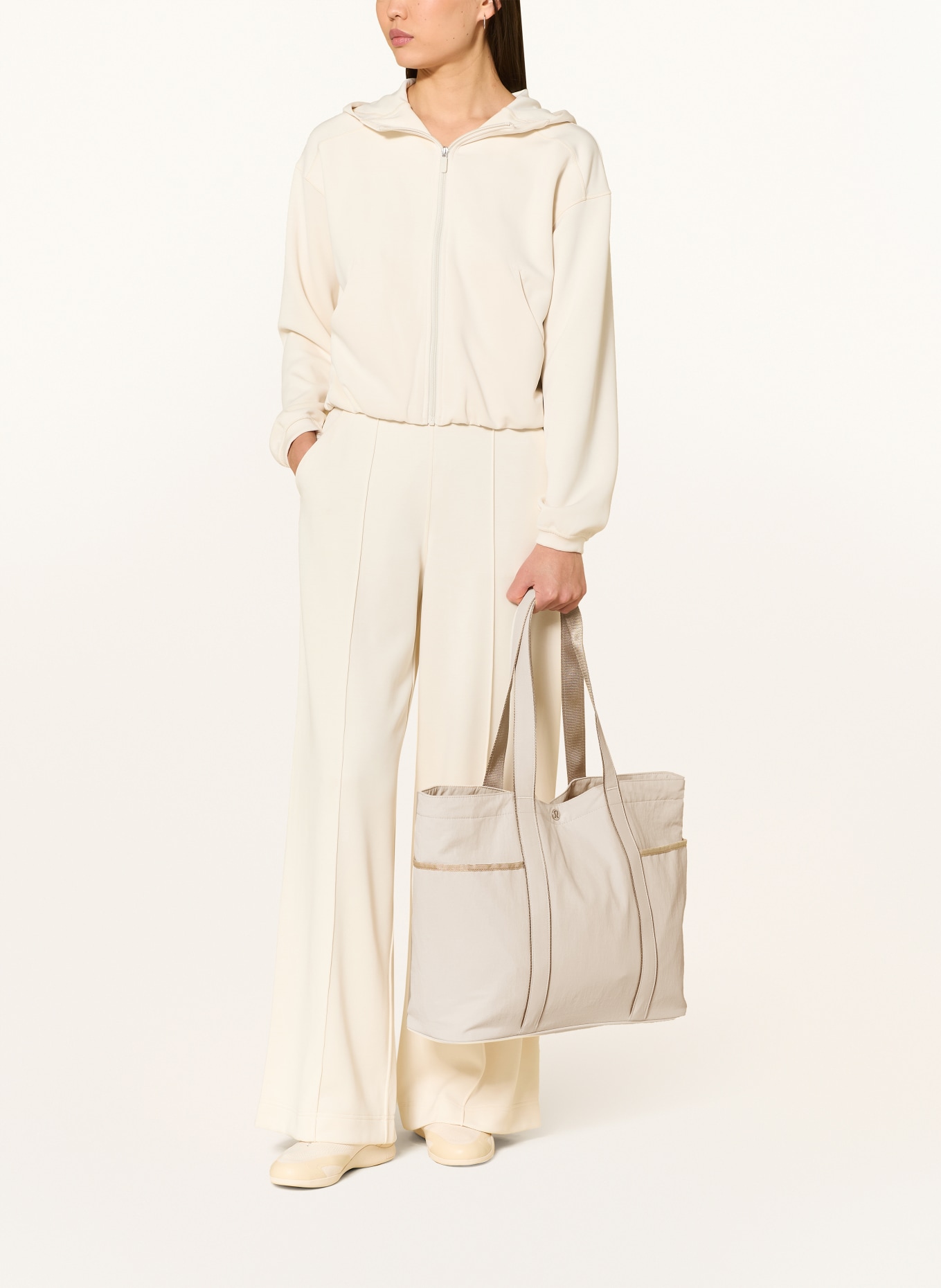 lululemon Shopper: REŽNÁ / BÉŽOVÁ