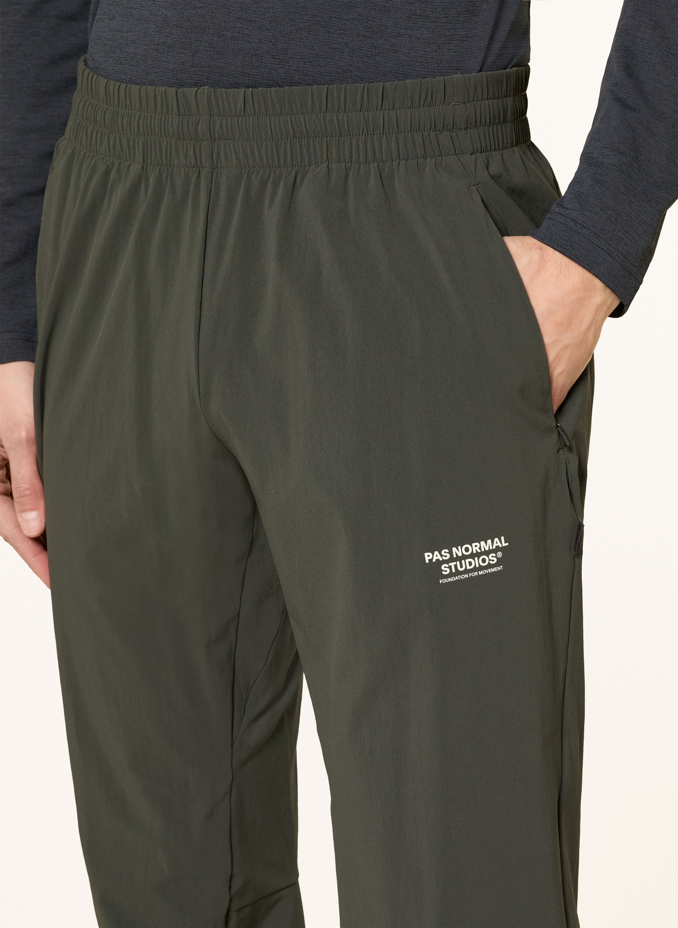 PAS NORMAL STUDIOS BALANCE running pants: OLIVE