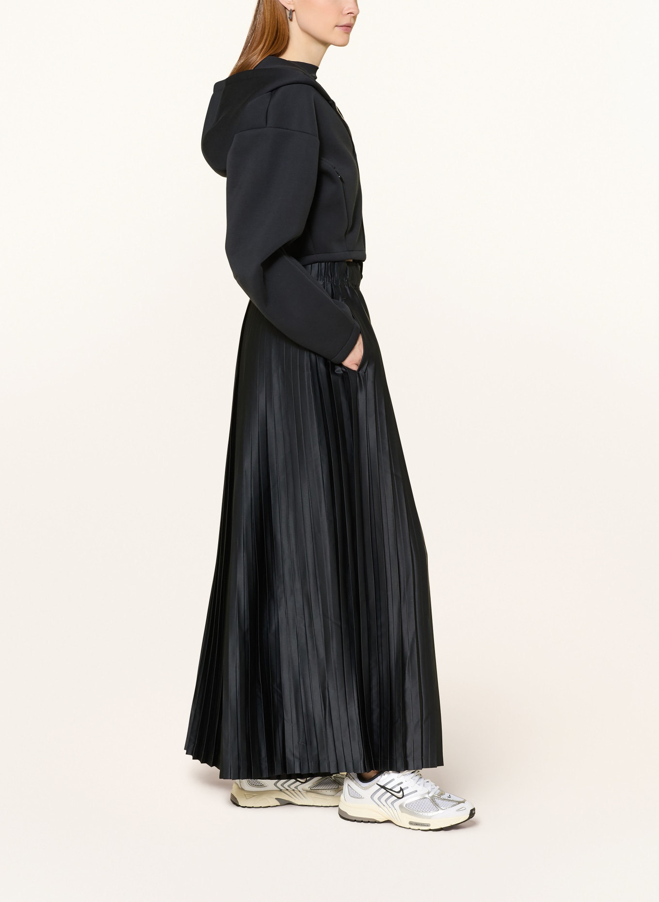 Nike Pleated pants SPORTSWEAR: BLACK / WHITE